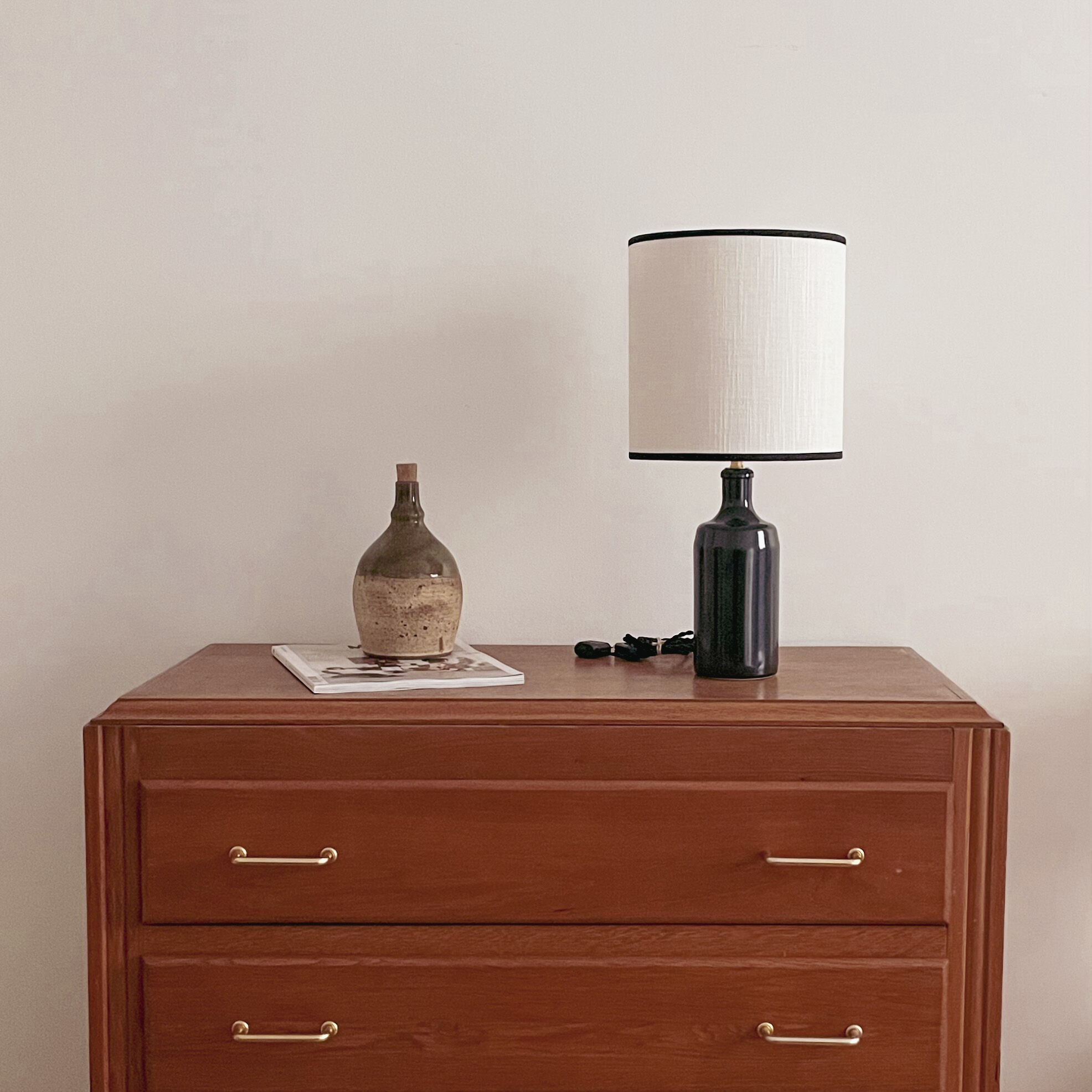 Pair lamps sandstone and linen