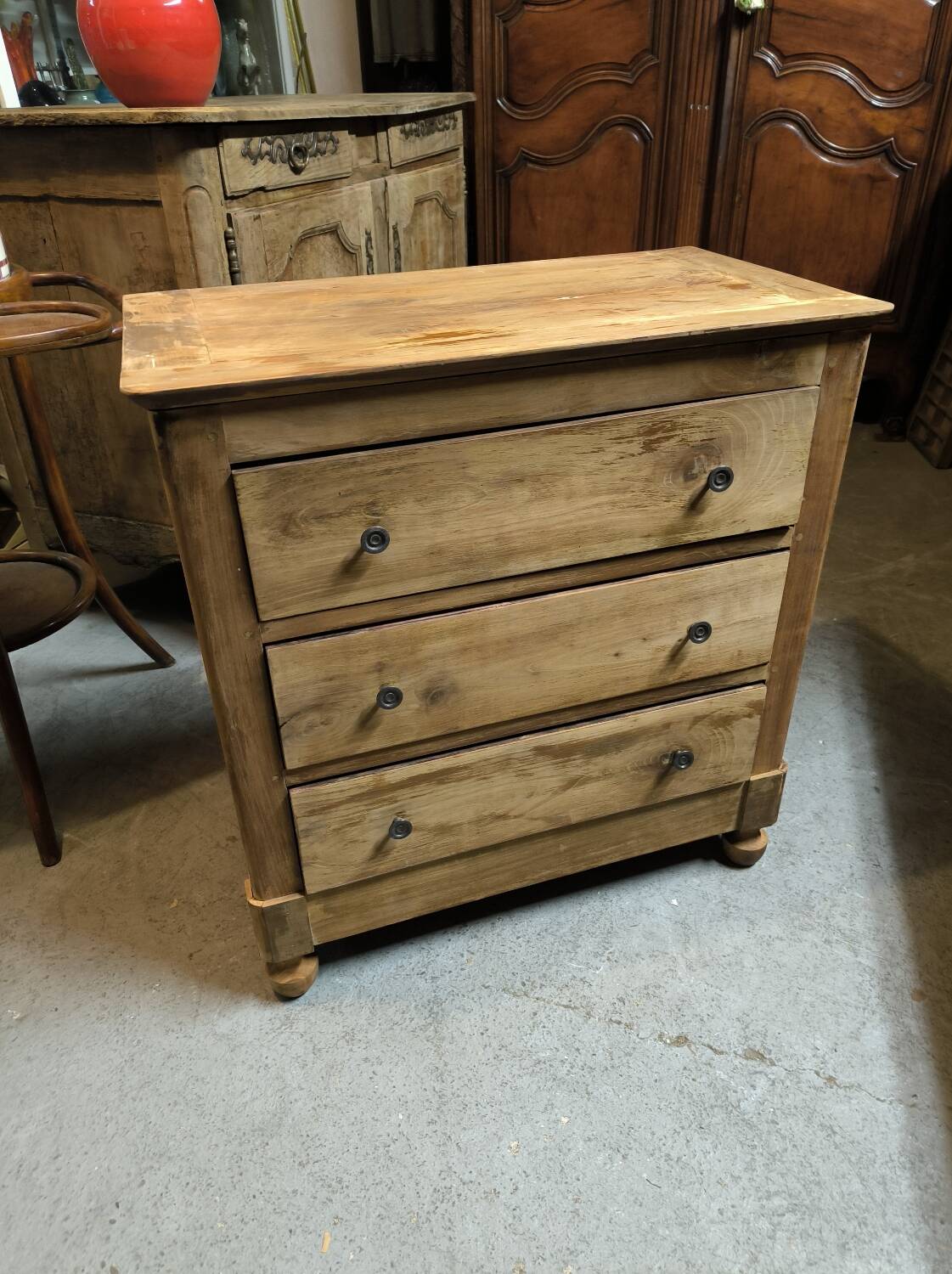 Small chest of drawers in solid walnut circa 1840