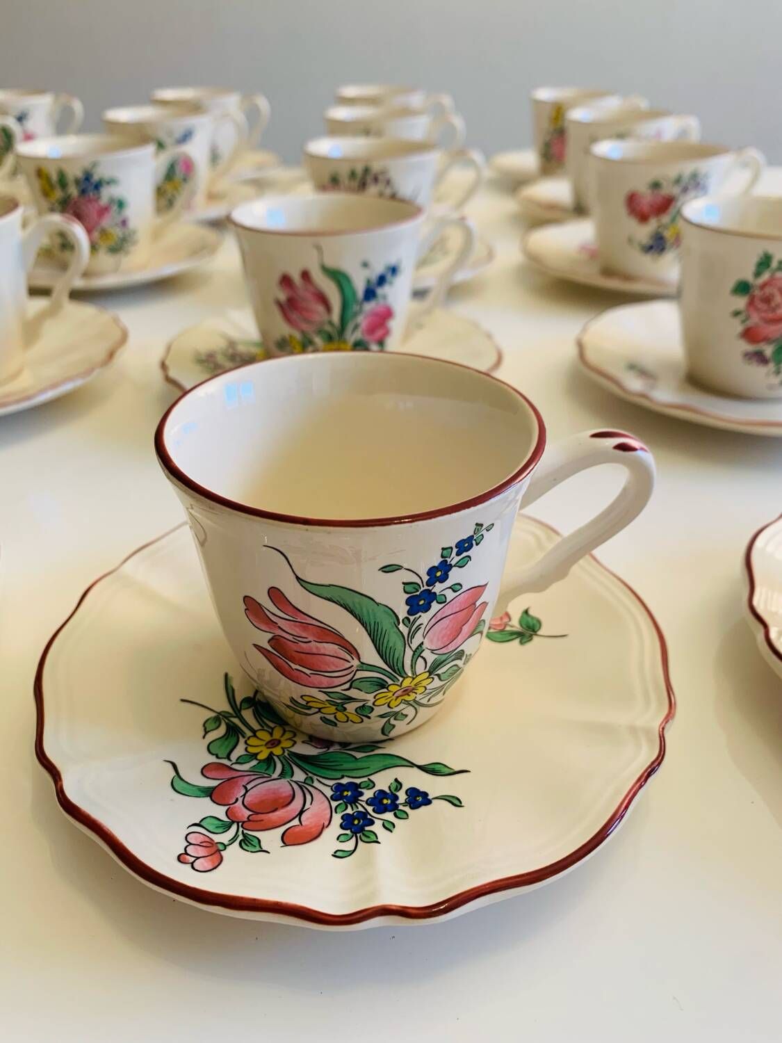 A coffee service of 20 cups and saucers - Luneville Réverbère Fin