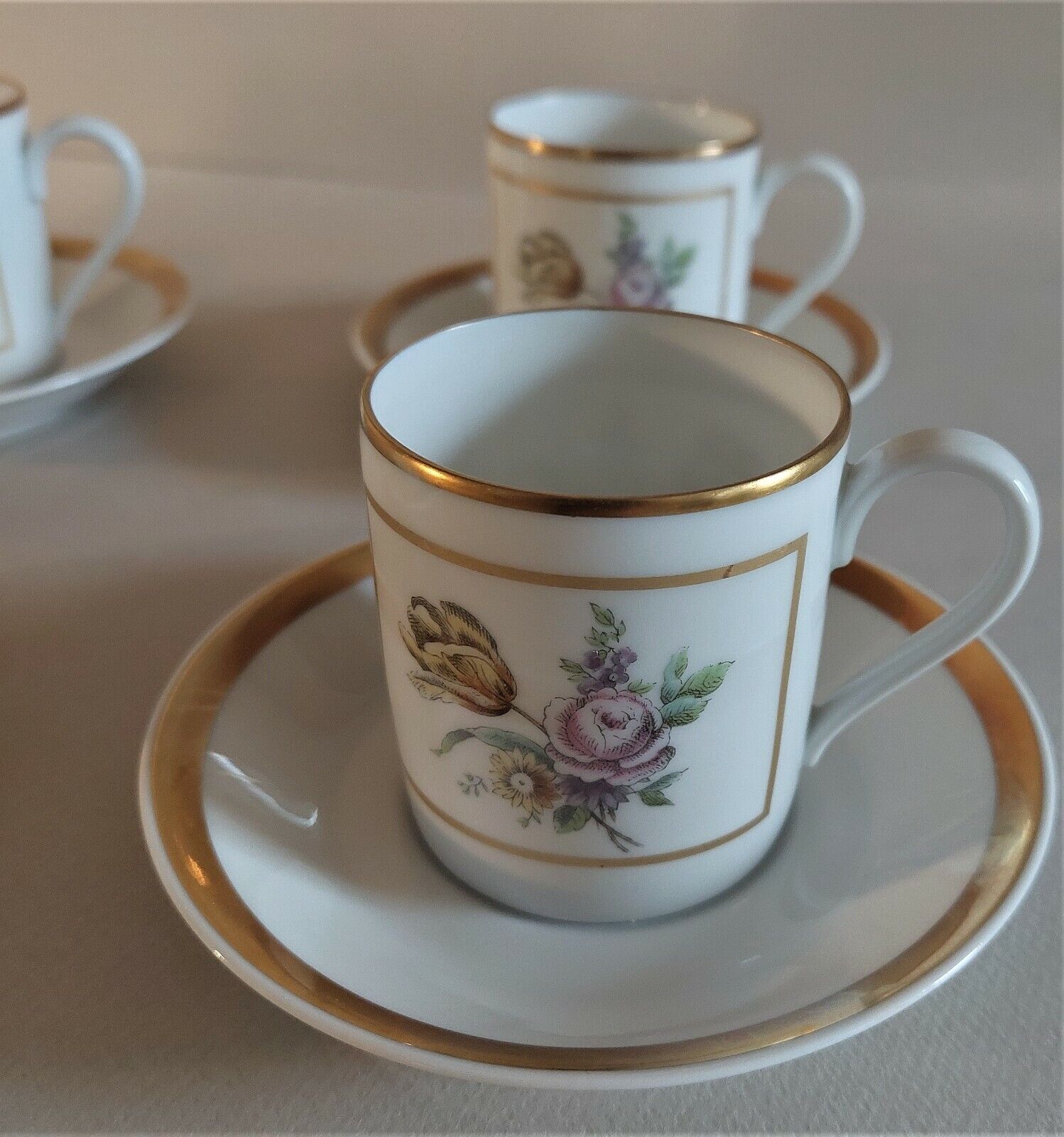 Cups series of four porcelain Hutschenreuther Selb Germany
