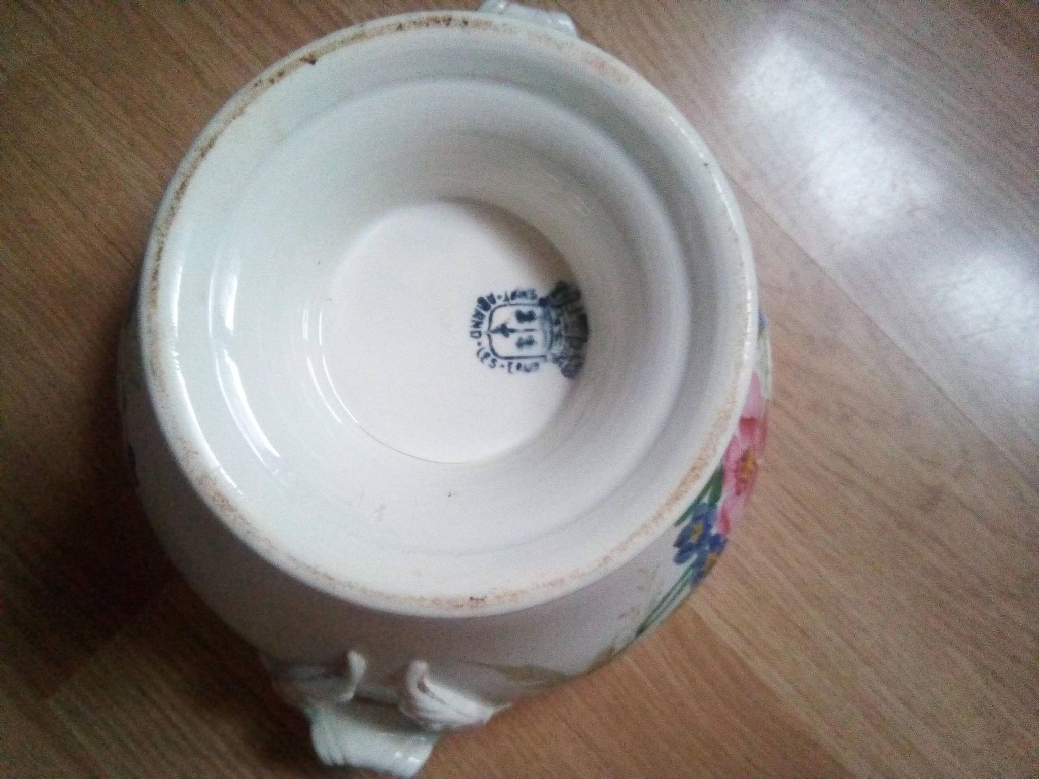 old Saint Amand soup tureen in very good condition 19th century