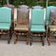 8 chaises basques espagnoles en cuir vert et marron doré