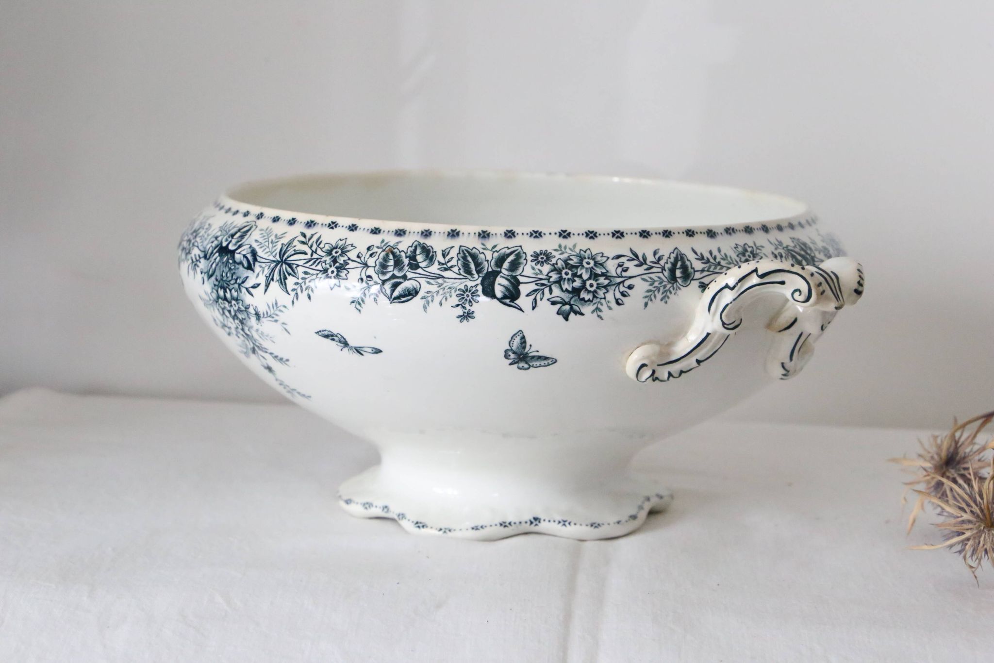 Terre de Fer tureen or salad bowl, Onnaing earthenware, Stella motif, French manufacture