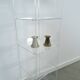 Armoire de rangement en plexiglas sur roulettes