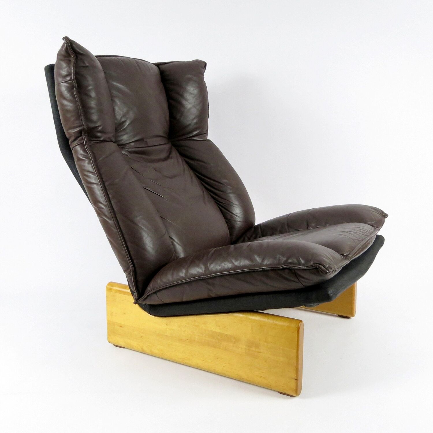 Dutch leather lounge chair from Leolux, 1970s