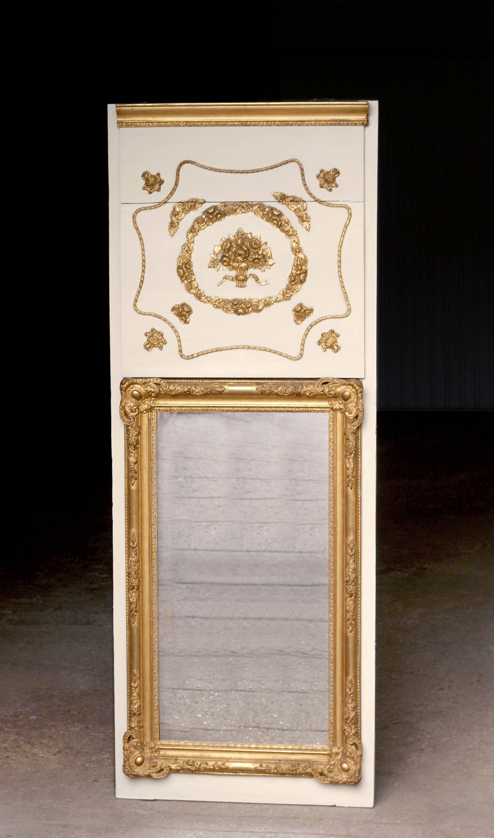 Magical: trumeau circa 1900. Superb gilding, royal allure.