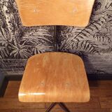 Swivel workshop chair