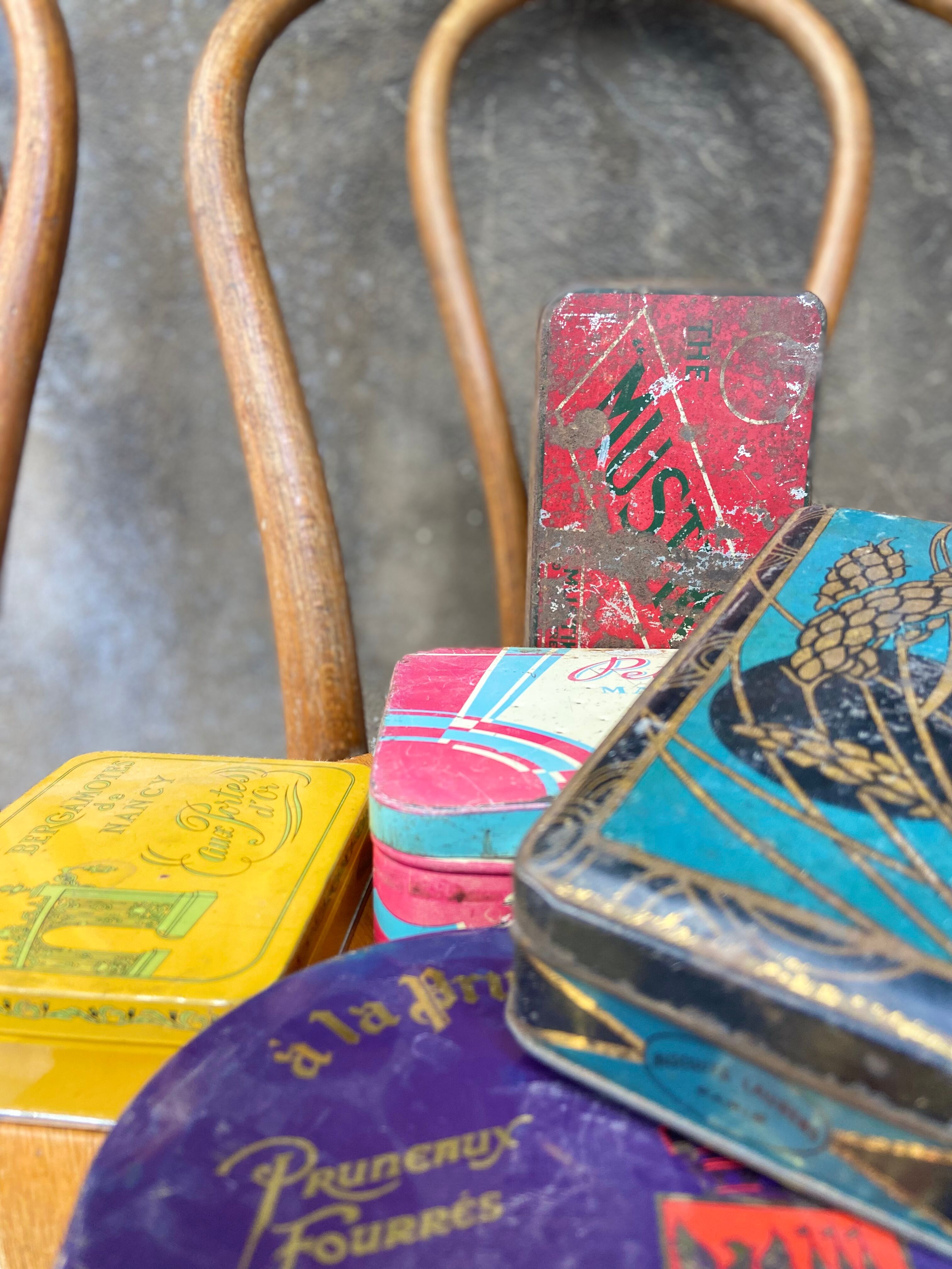 Old metal box "Bergamot de Nancy"