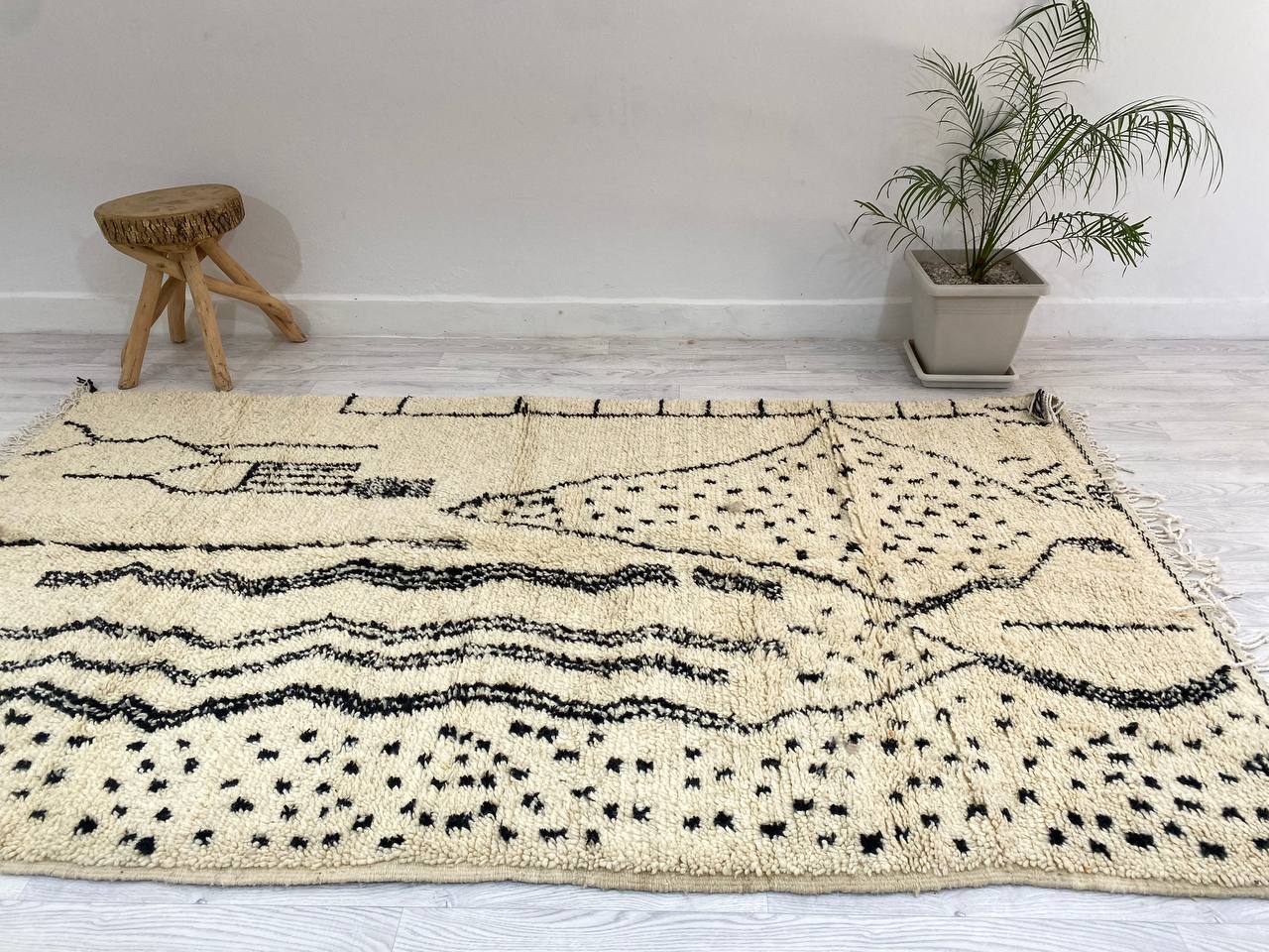 Handmade moroccan berber carpet 260 x 144 cm