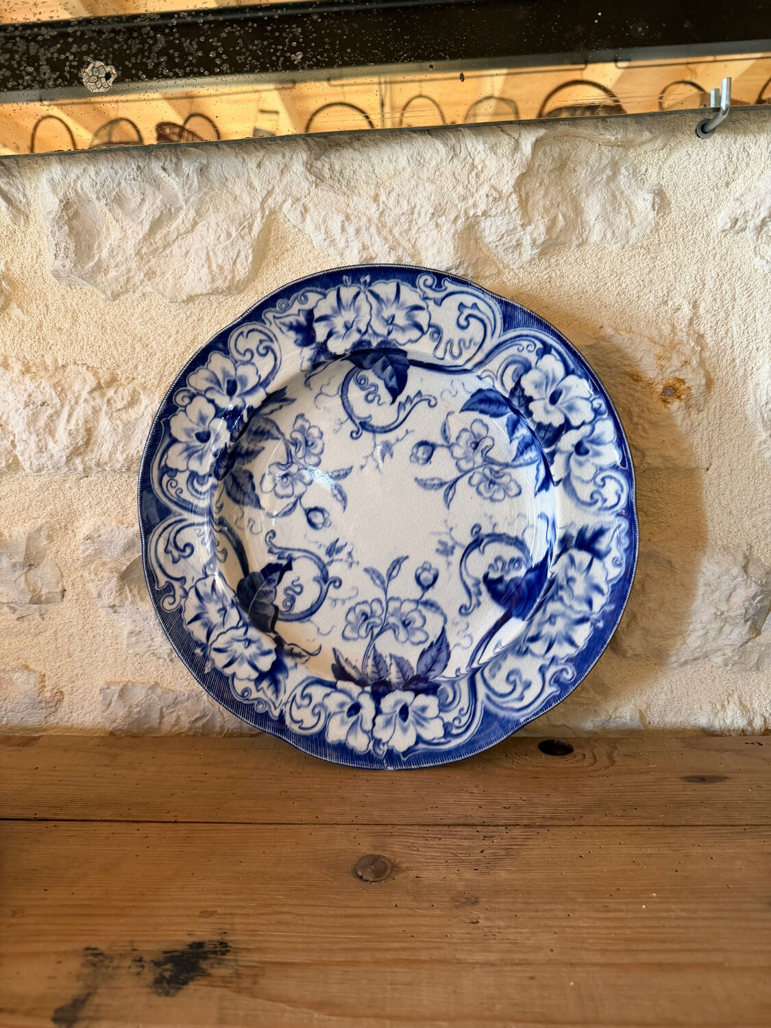 Round plate in ironstone Creil and Montereau model Flora