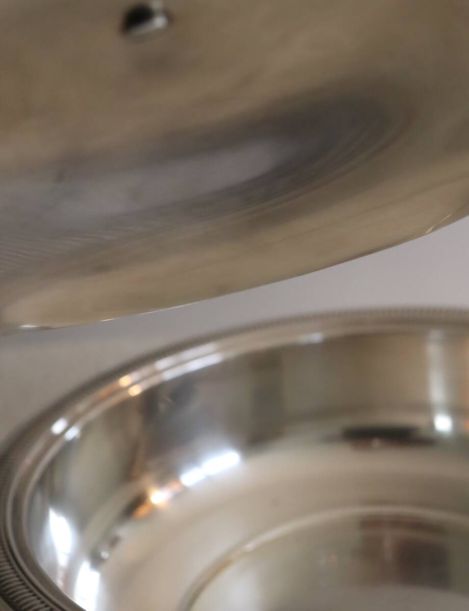 Légumier avec couvercle en métal argenté