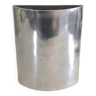 Metal vase