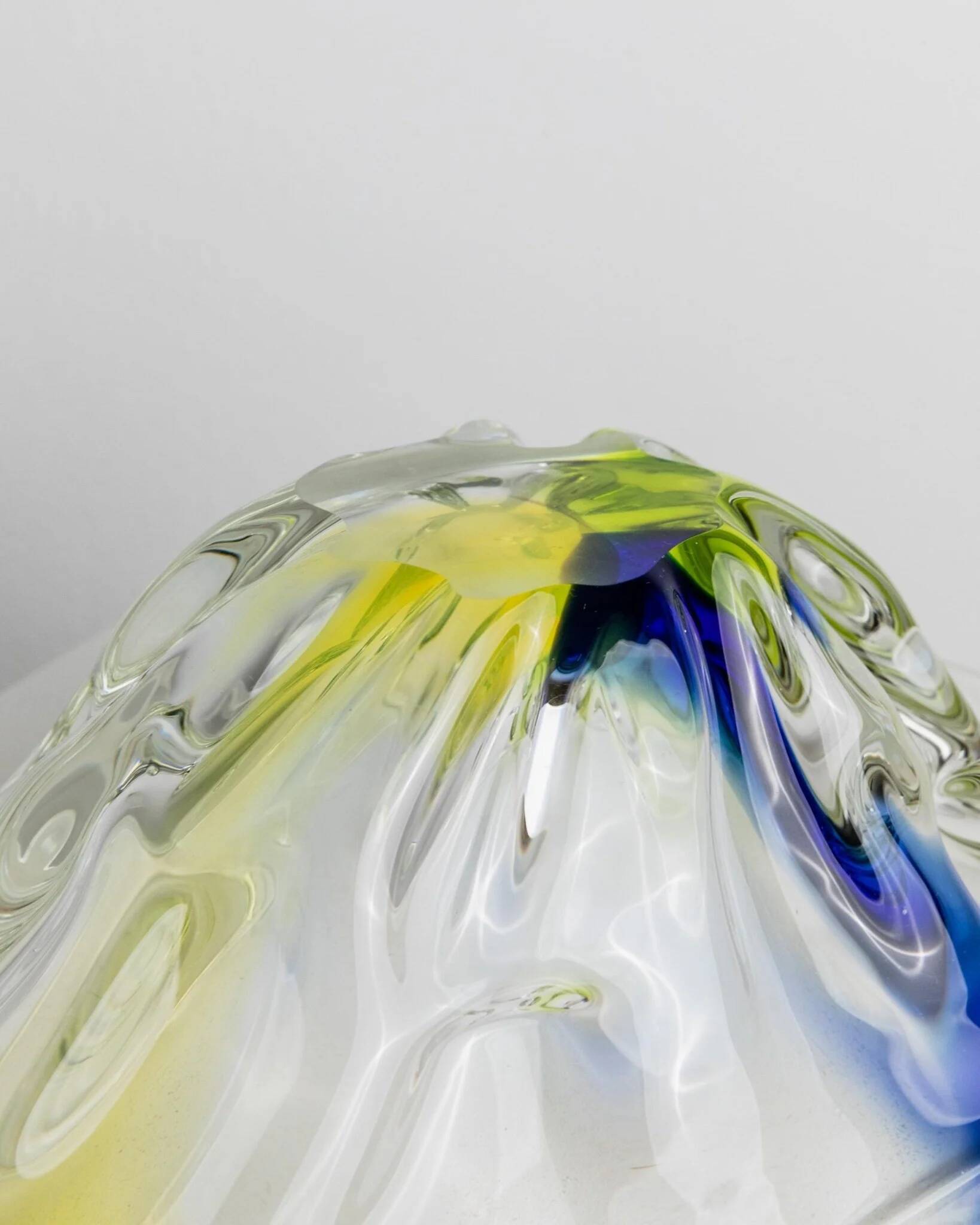 Vintage Murano glass bowl - organic oval shape, transparent glass with blue and yellow - 1970s Italian design - elegant table decoration, gift idea.