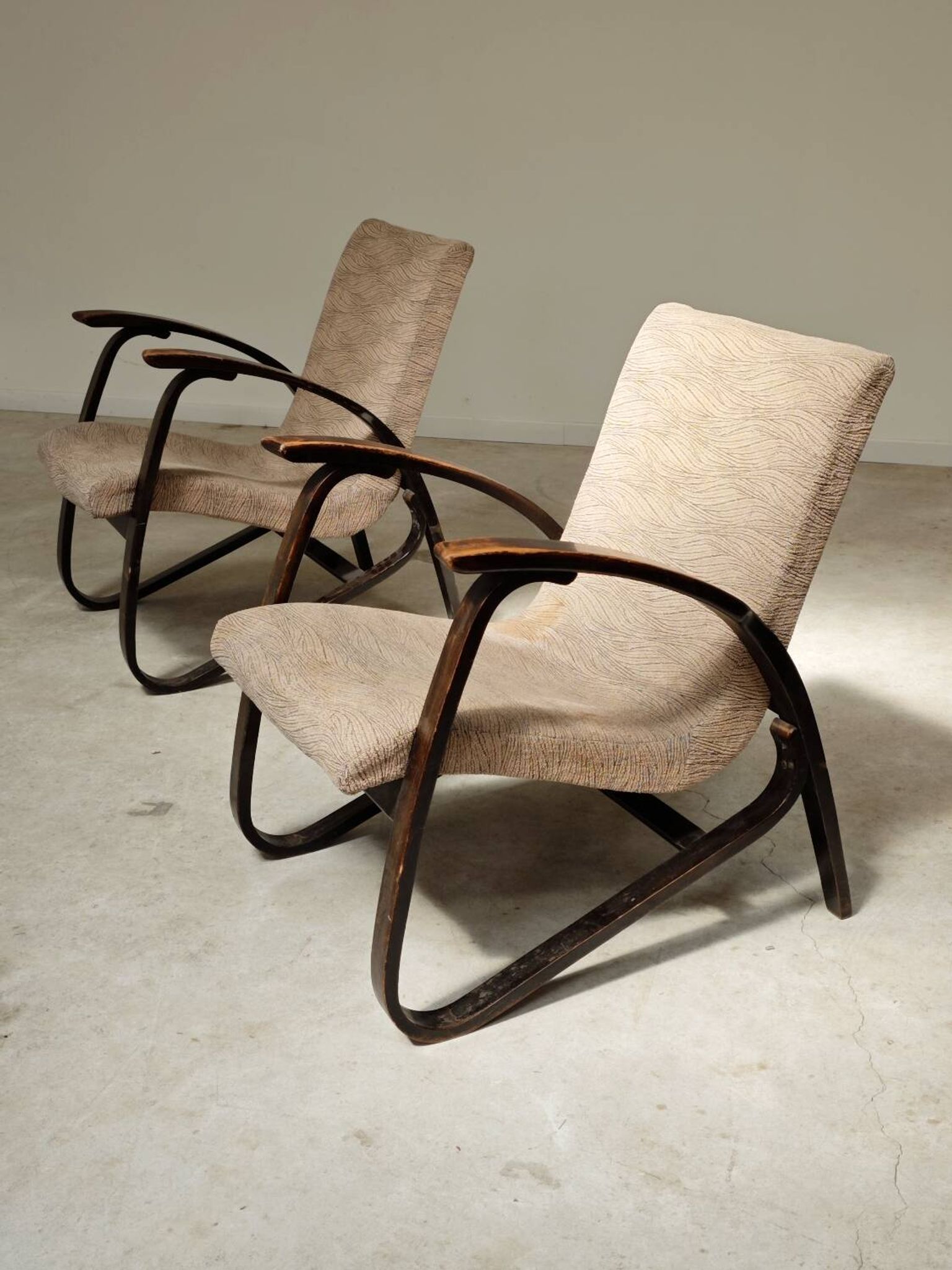 Paire de fauteuils art déco par Jan Vanek 1930