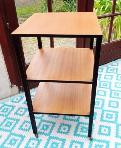 Serving table on casters