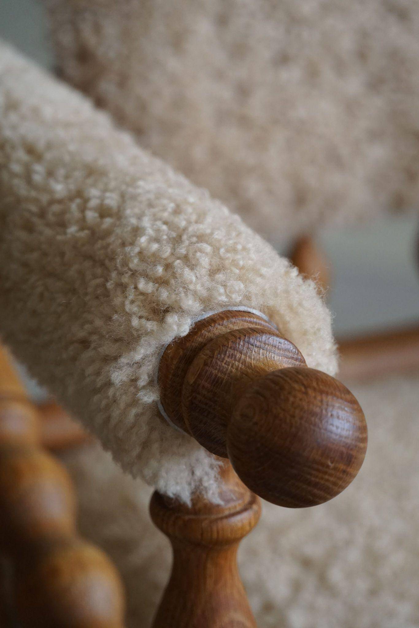 Pair of sculptural Danish modern rocking chairs in lambswool and oak, brutalist, 1950.