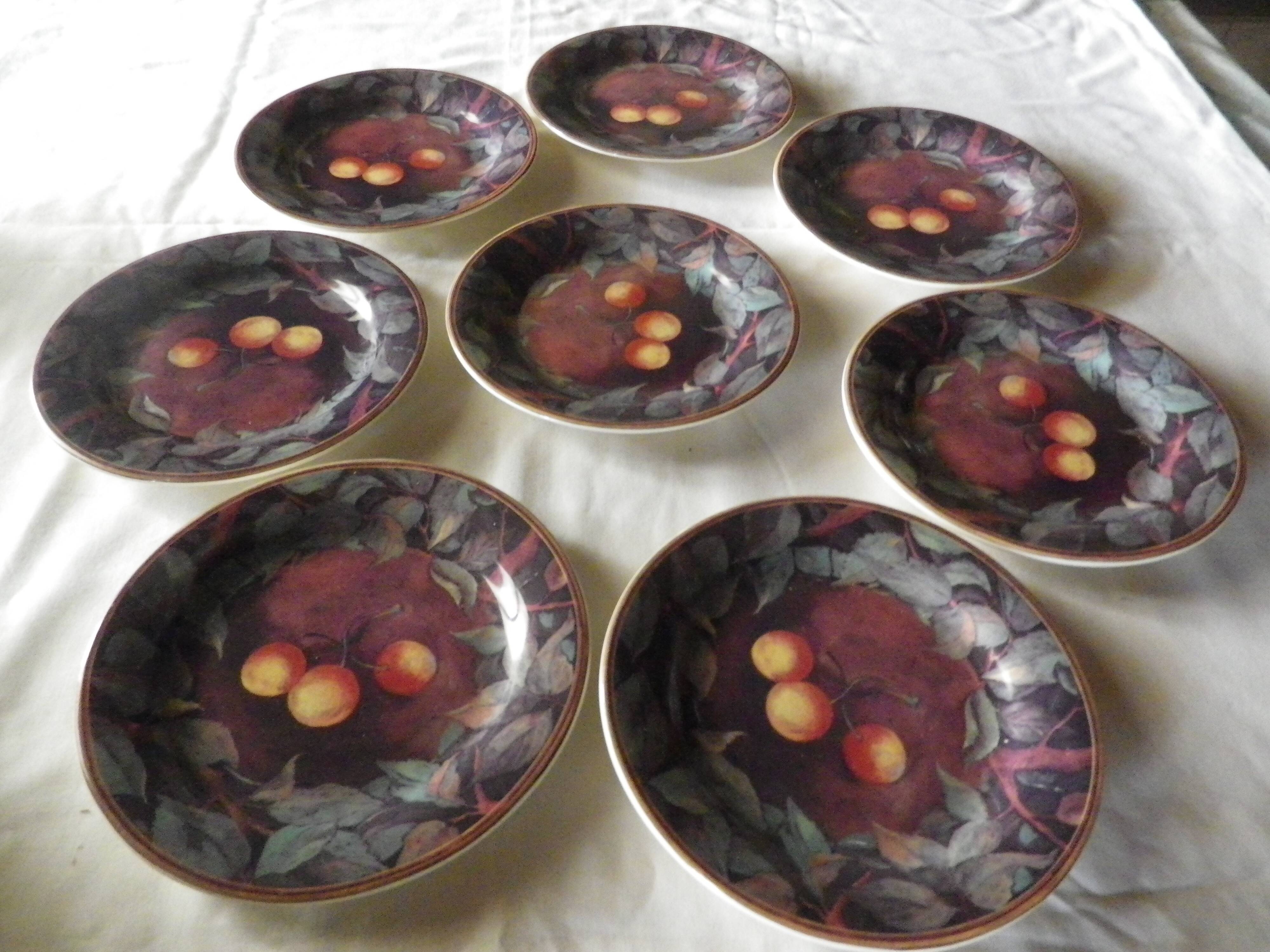 Gien dessert plate with harvest decorations