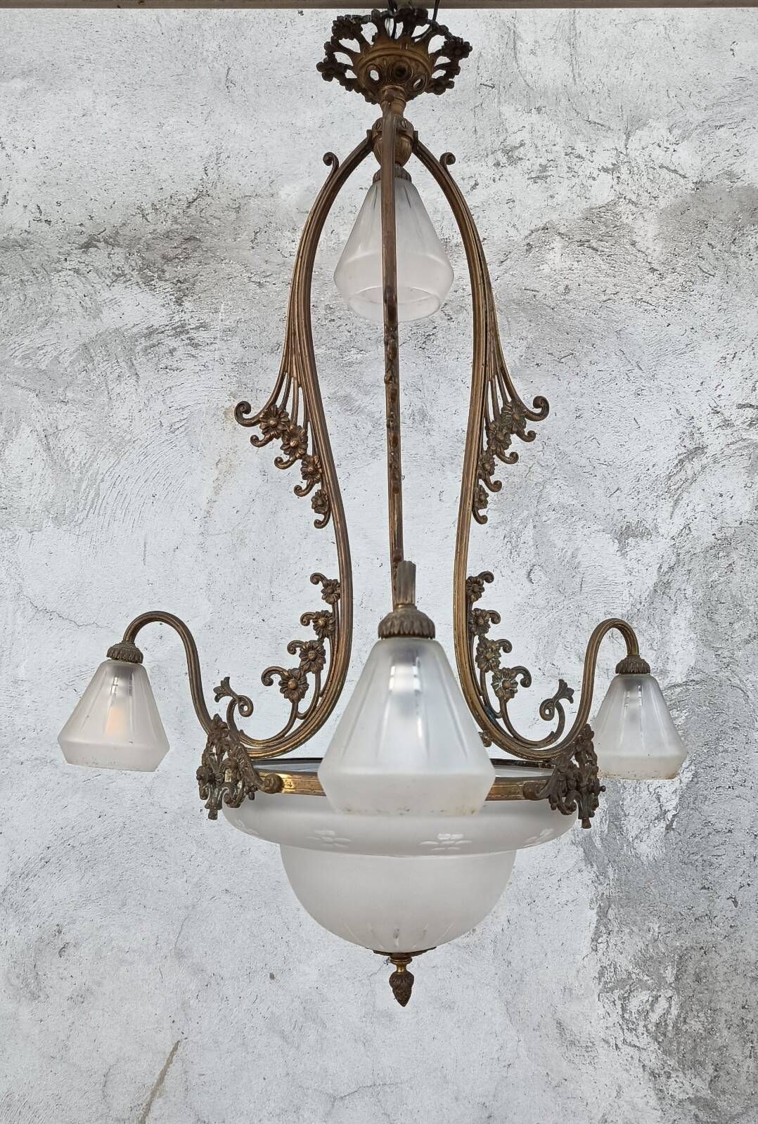 Art Nouveau chandelier in brass and bronze