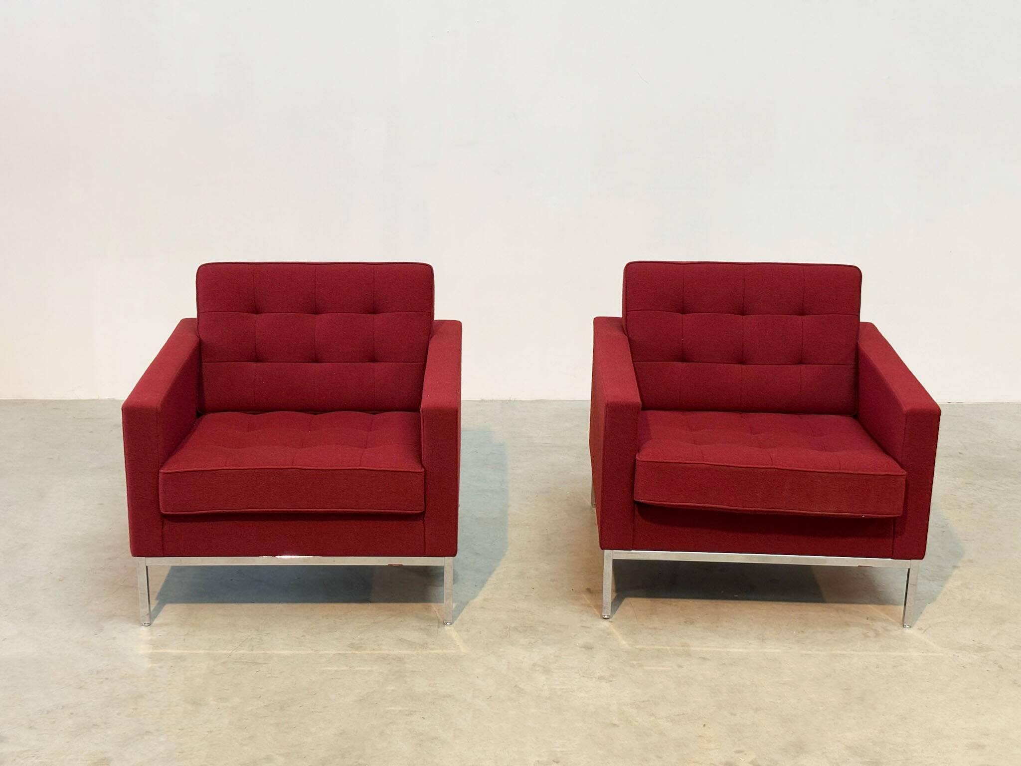 Set of two Florence Knoll lounge chairs