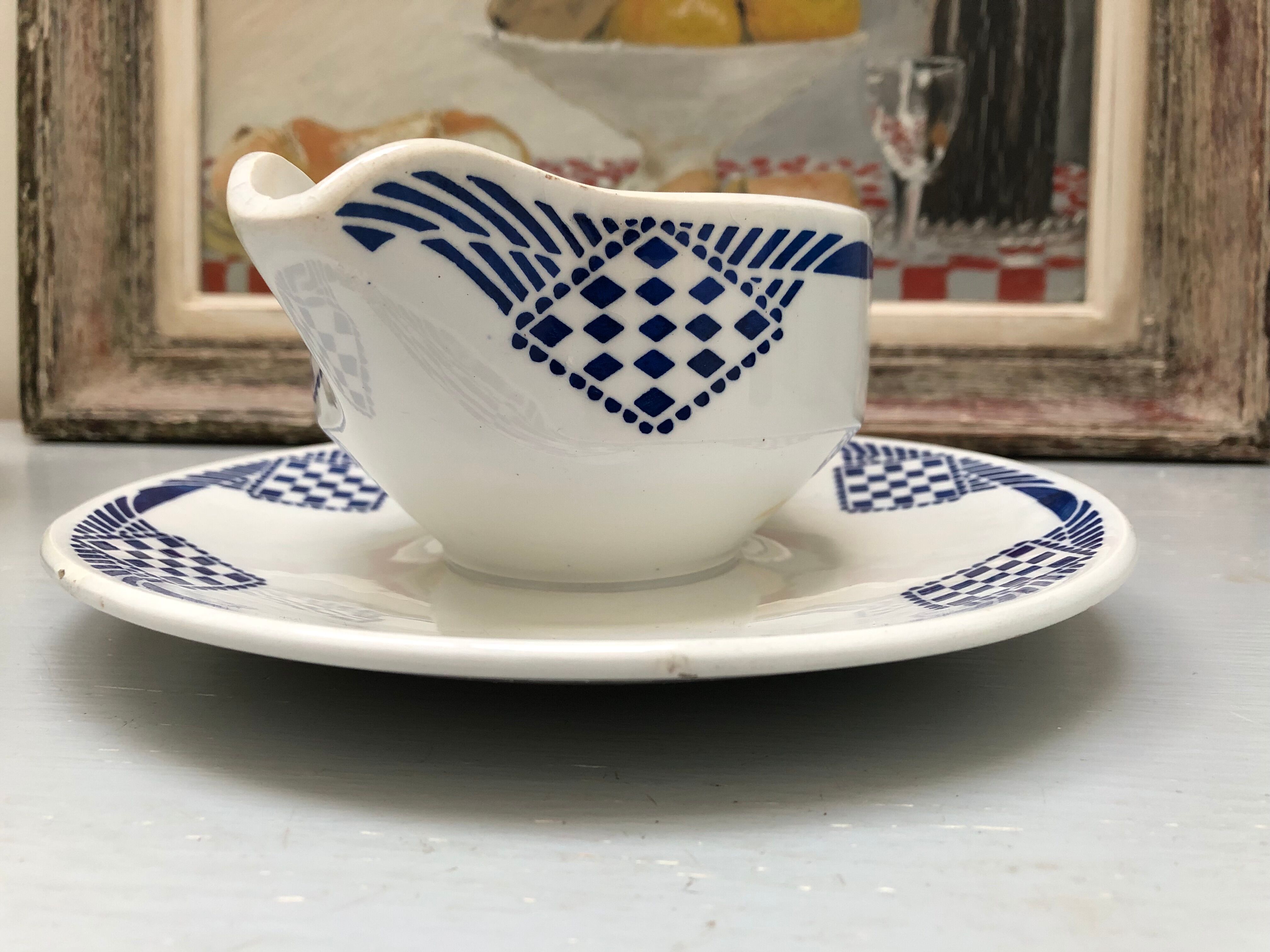 Saucière signed Moulin des Loups Hamage Orchies Nord France model Pantin