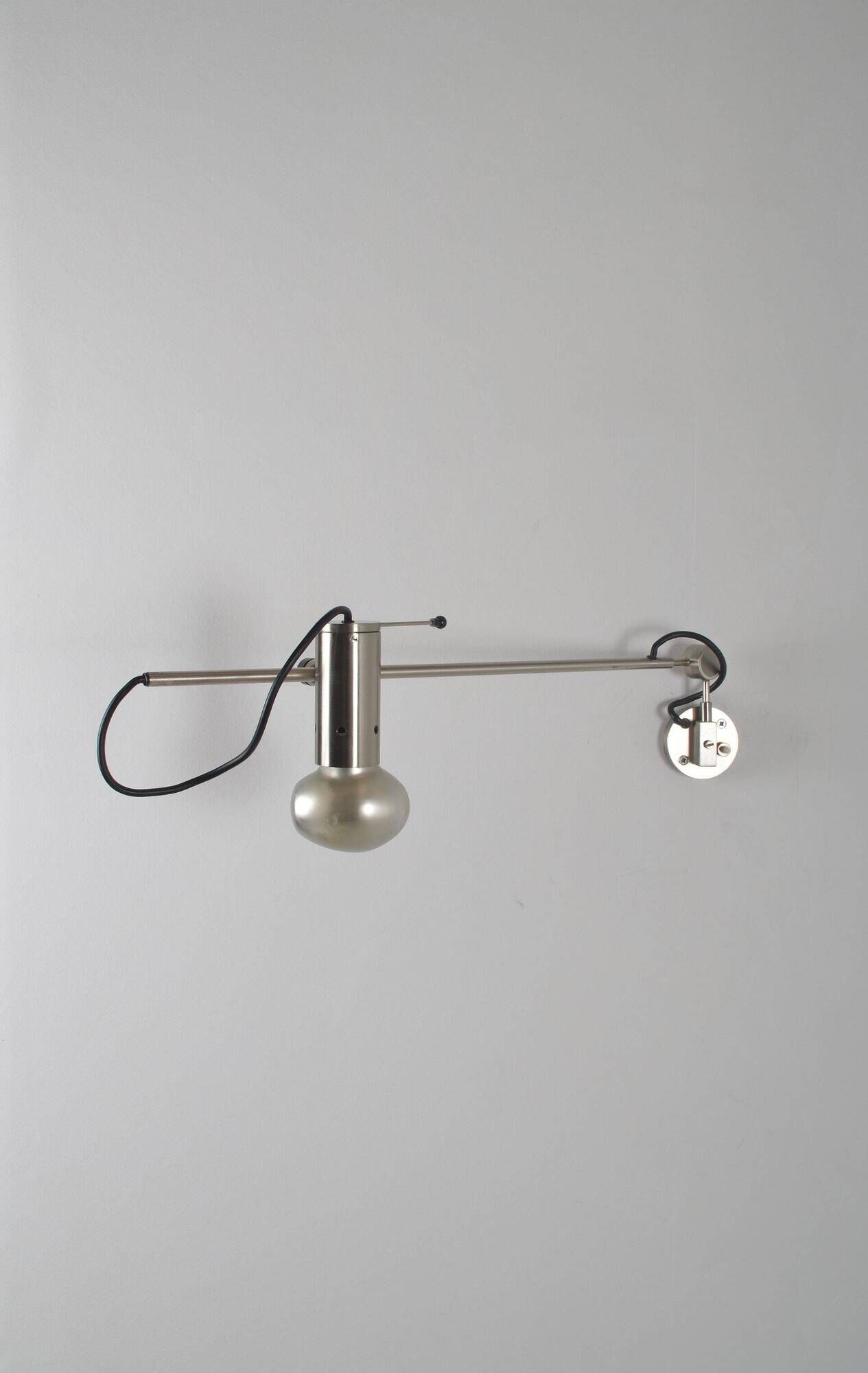 Applique minimaliste '194' de Tito Agnoli pour Oluce, années 1950