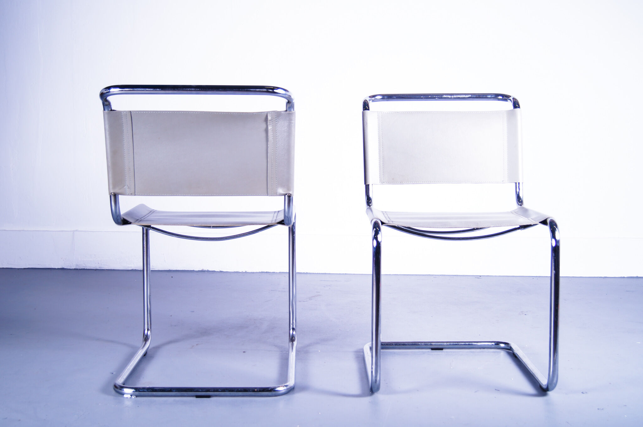 Set of 2  italian grey leather cantilever seats