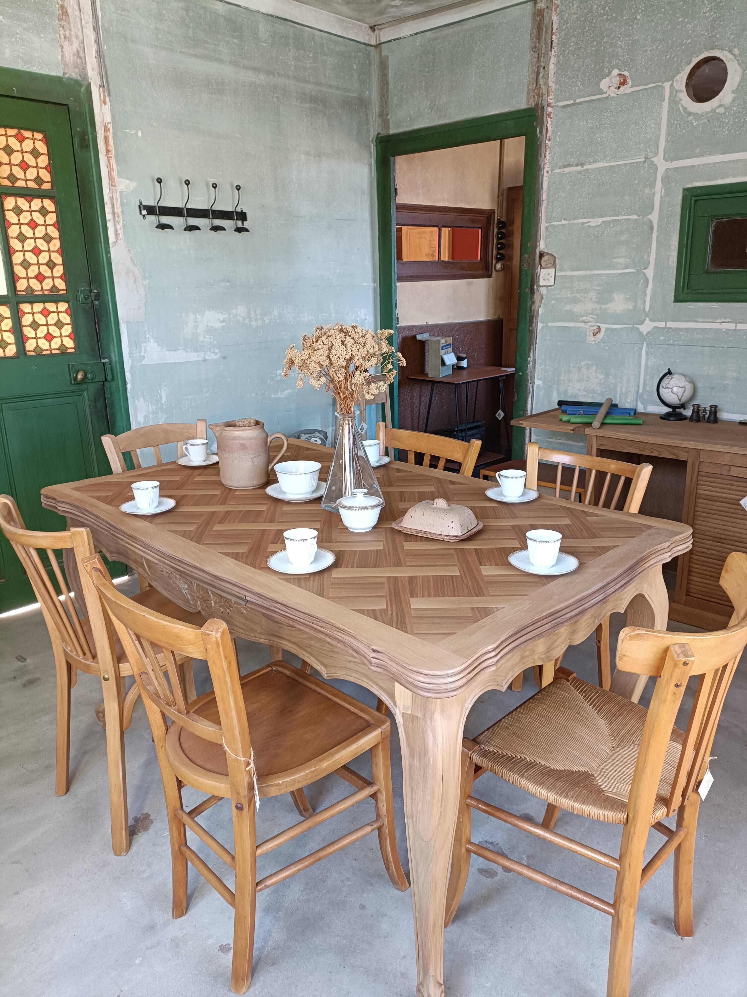 Table à manger Louis XV rénovée