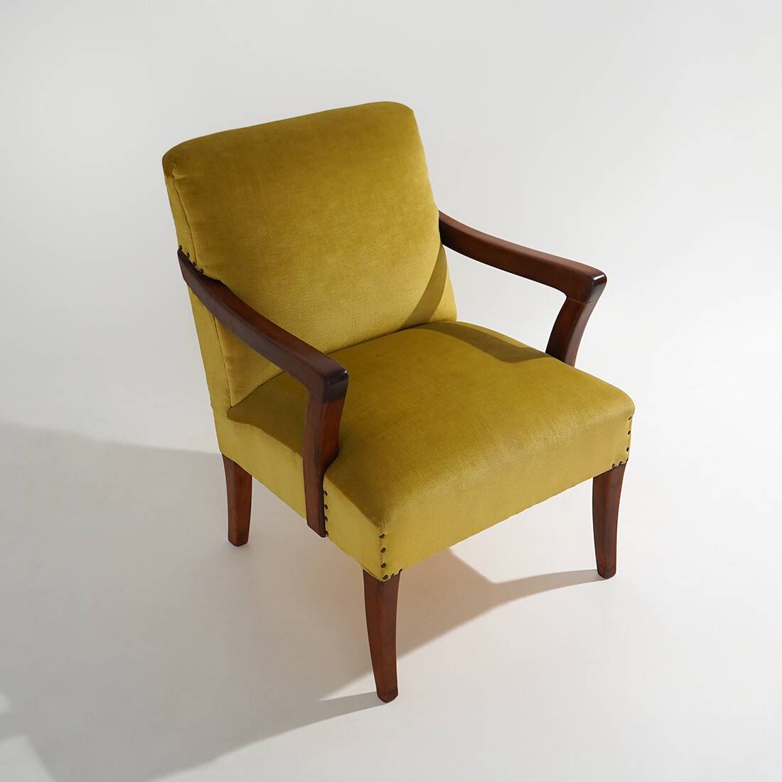 Paire de fauteuils en velours, années 1950