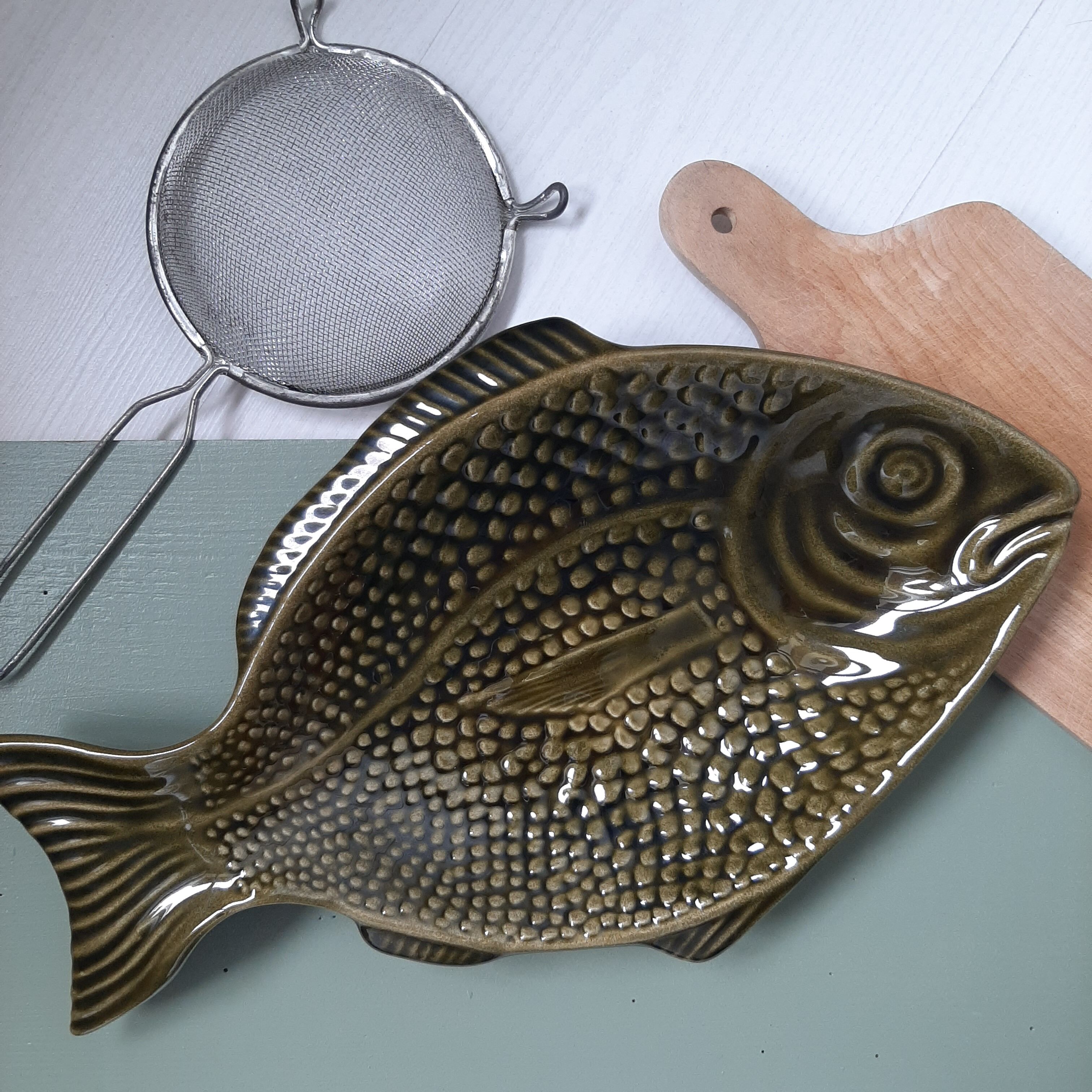 Vintage olive green fish Slurry