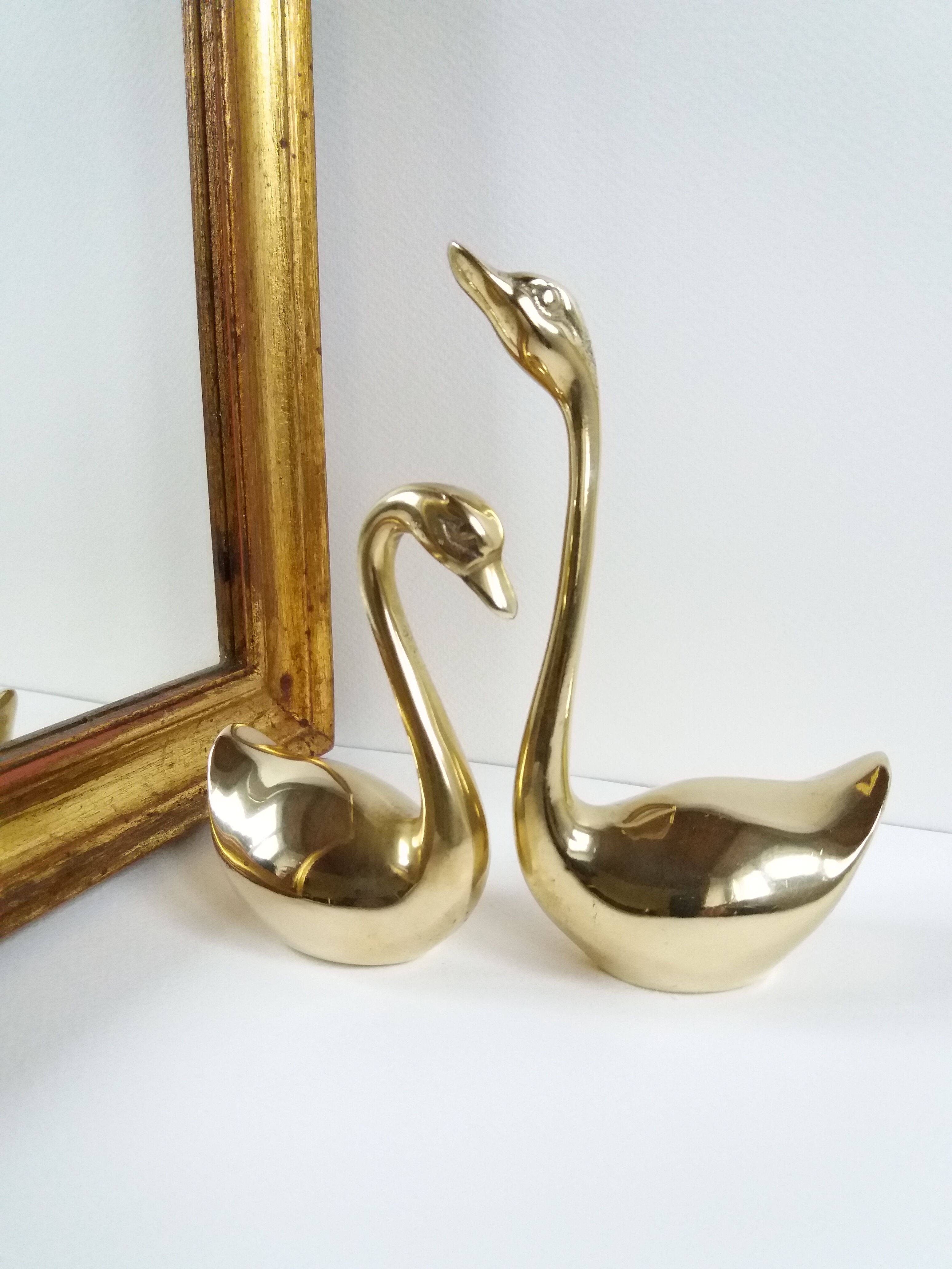 Couple swans brass