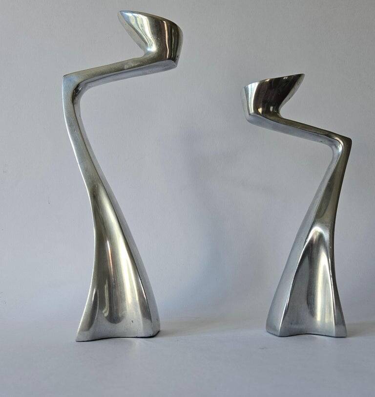 Paire de bougeoirs "Swan" par Matthew Hilton, Angleterre, années 1980