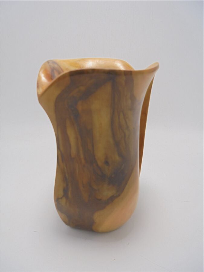 Pichet en bois