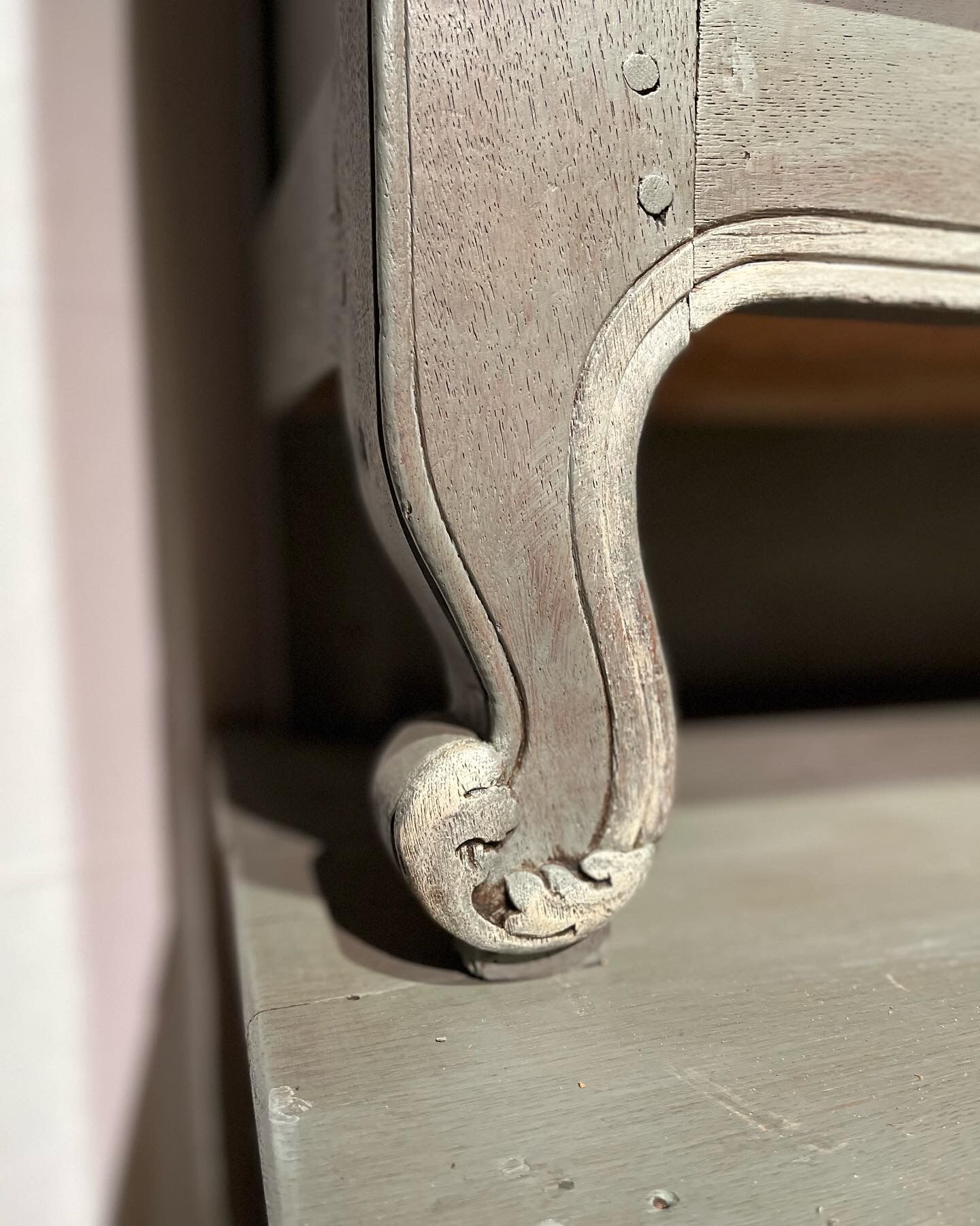 Buffet Louis XV patinated