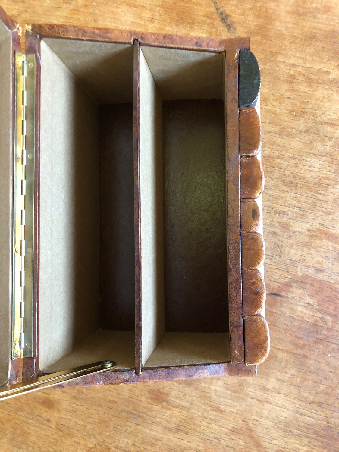Boîte secrète trompe l’œil porte courrier