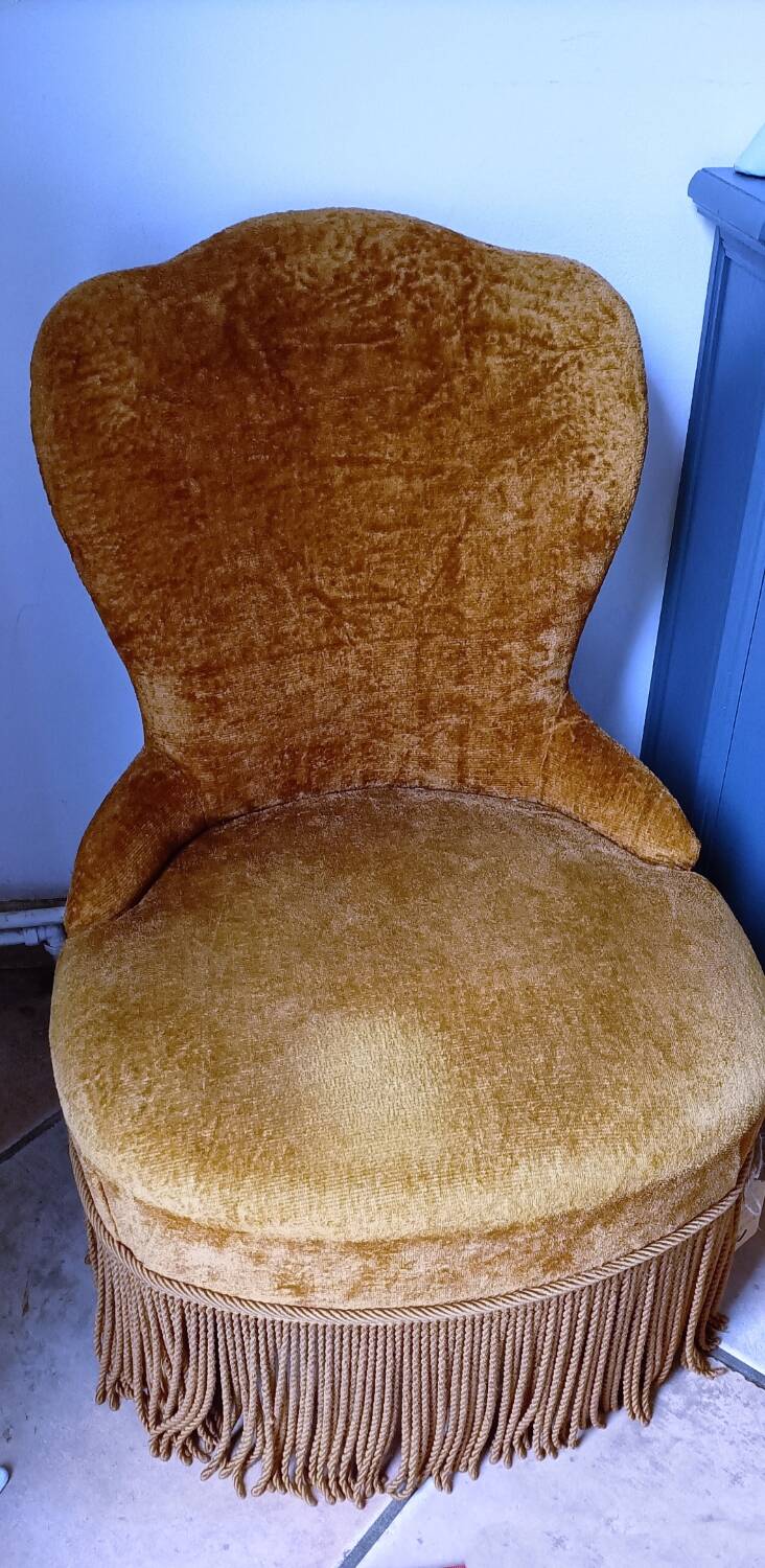 Toad armchair