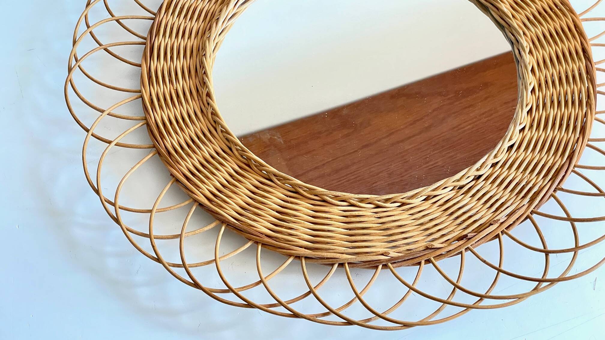 Miroir soleil en rotin vintage