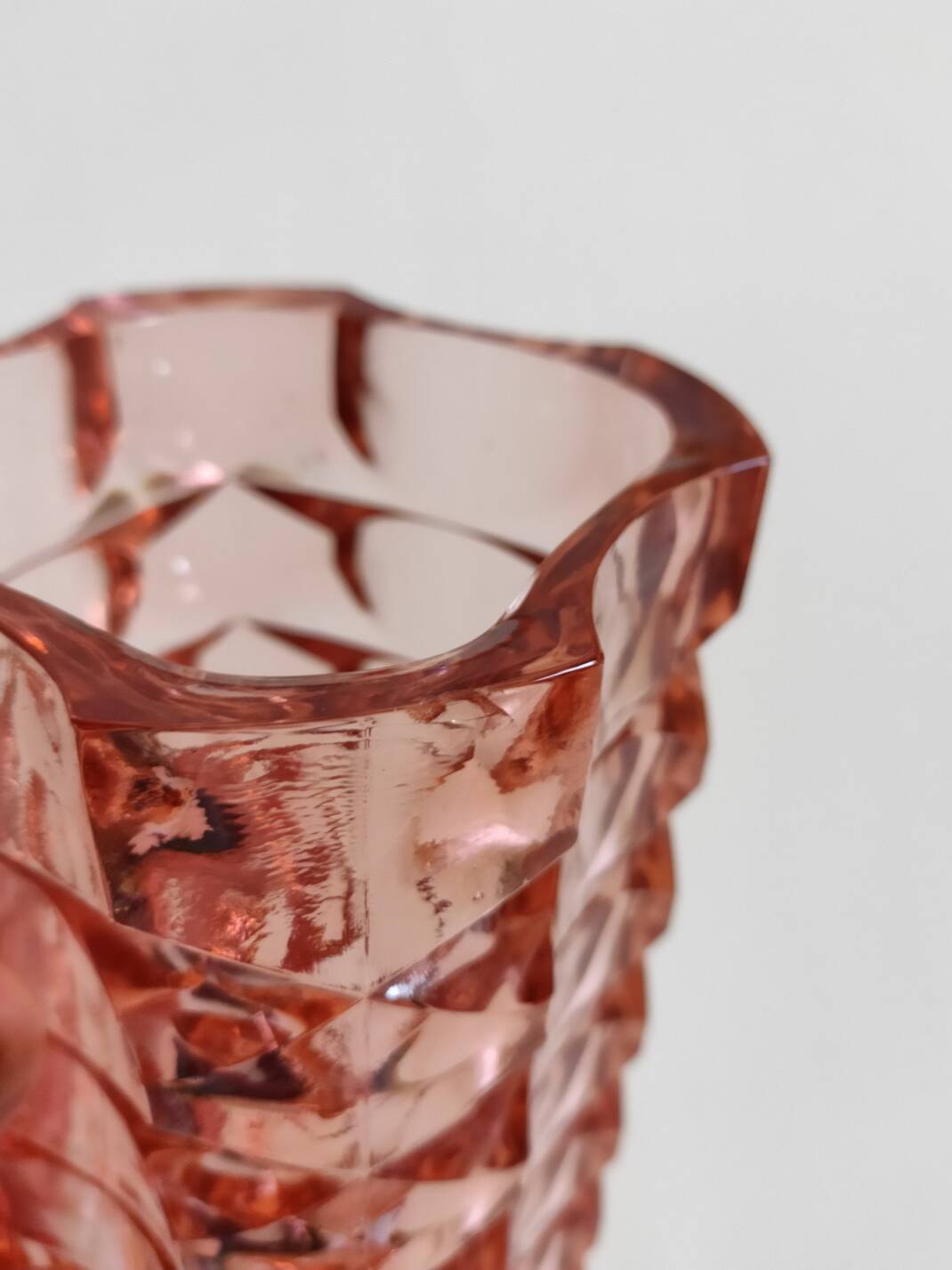 Large Luminarc vase in salmon glass
