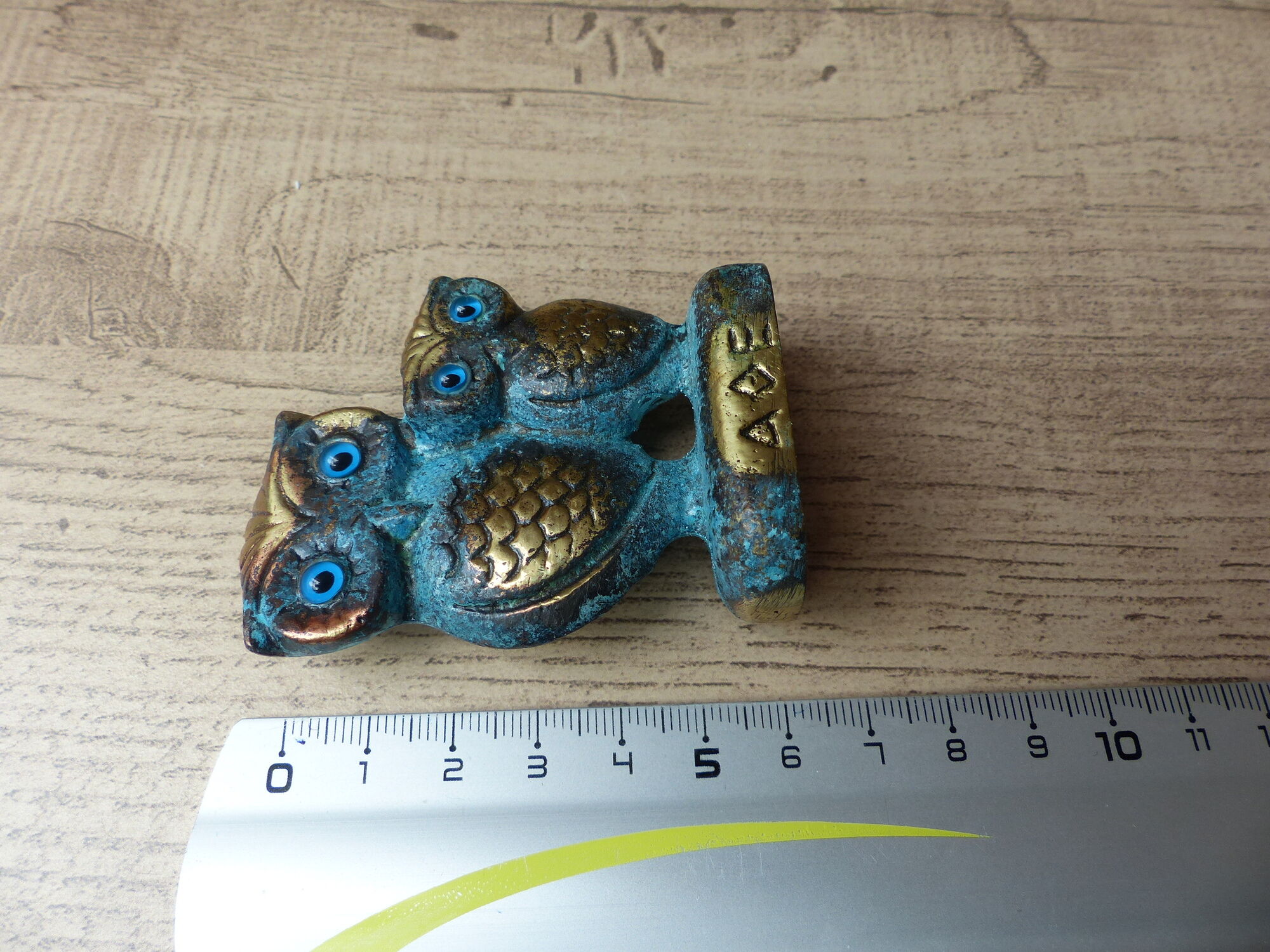 Figure couple two owls of wisdom Greek sculpture