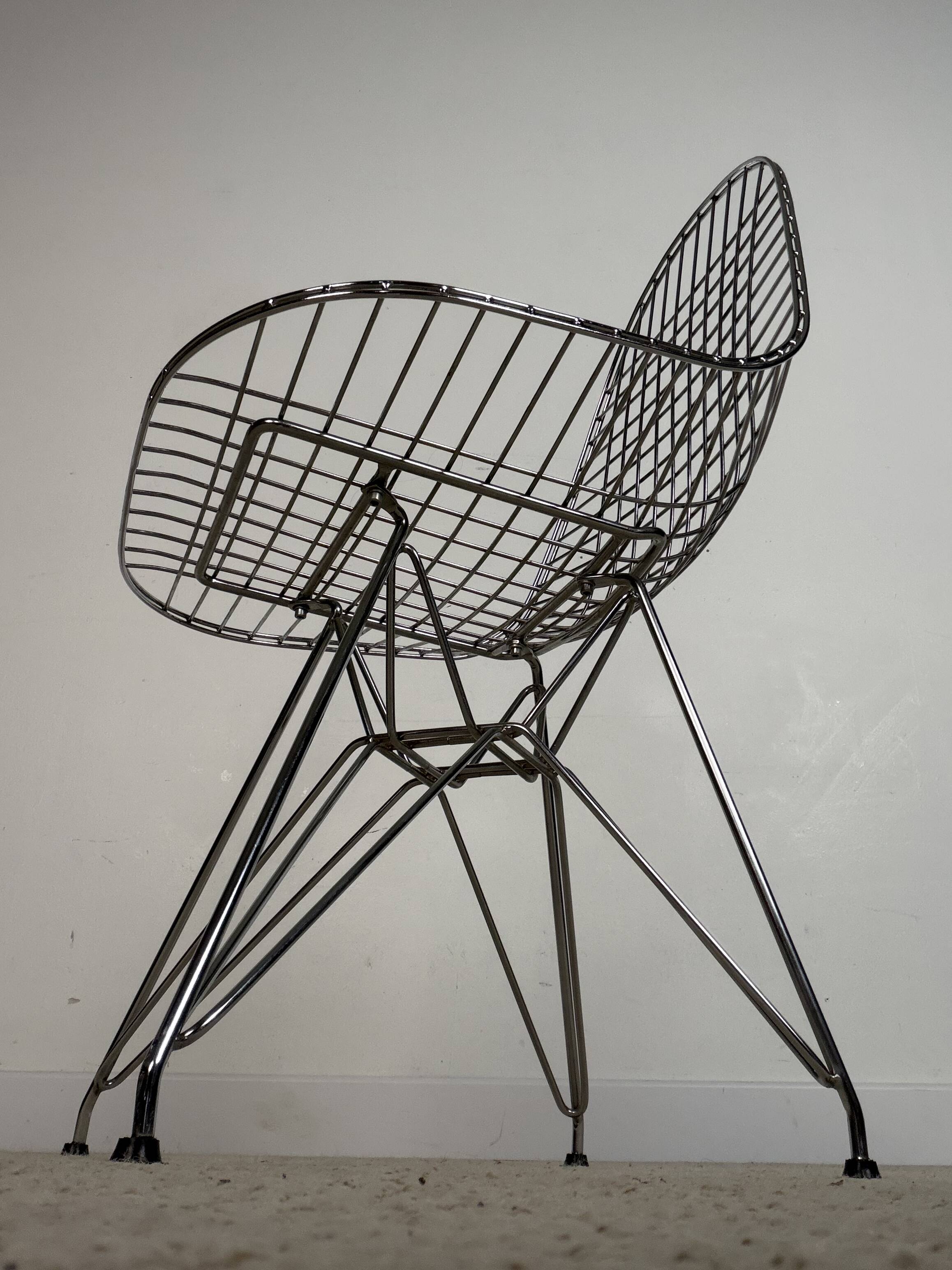Chaises filaires chromées vintage – Lot de 4