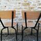 Chaises d'écoliers vintage