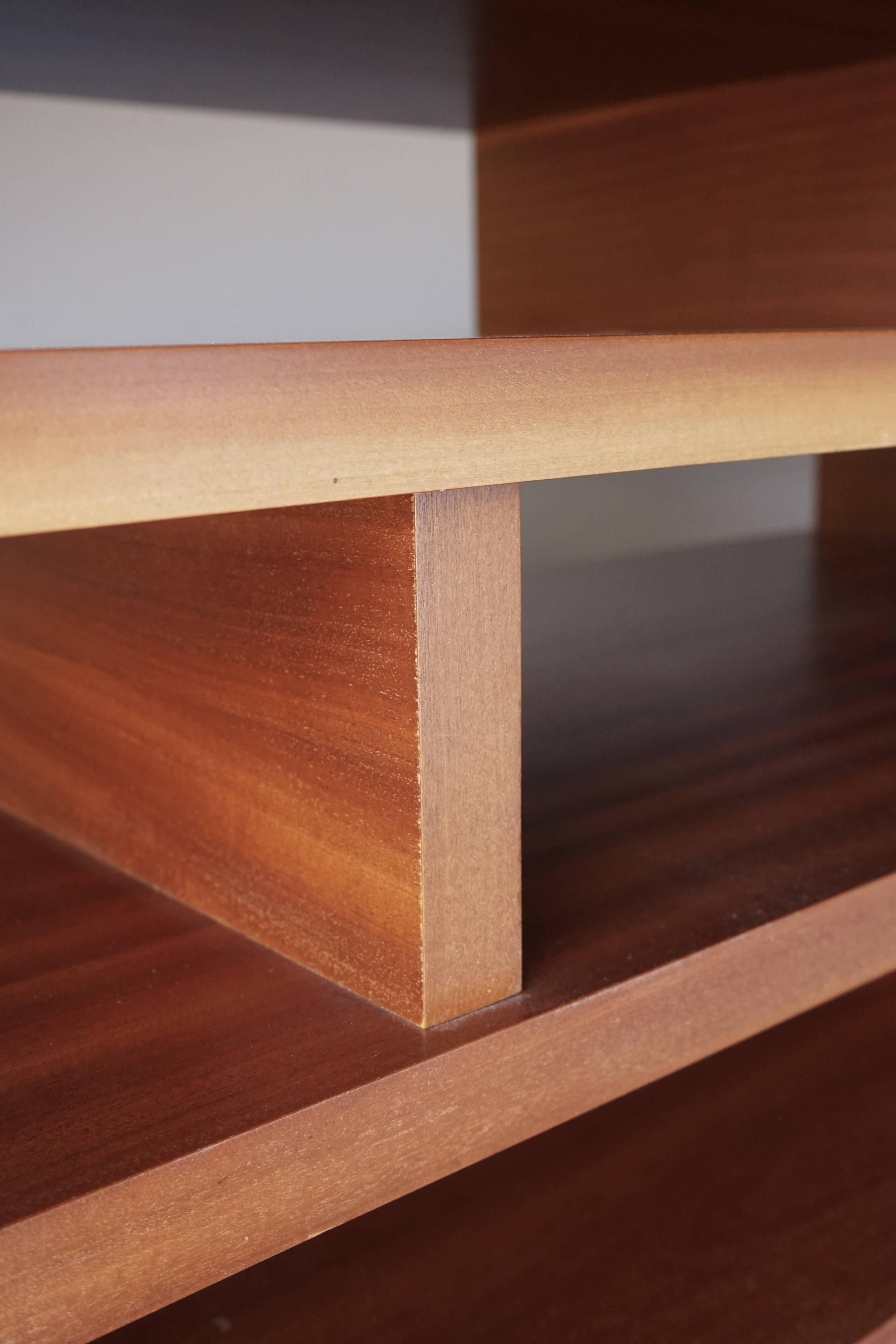 Meuble de rangement en teck. Italie, années 1960.