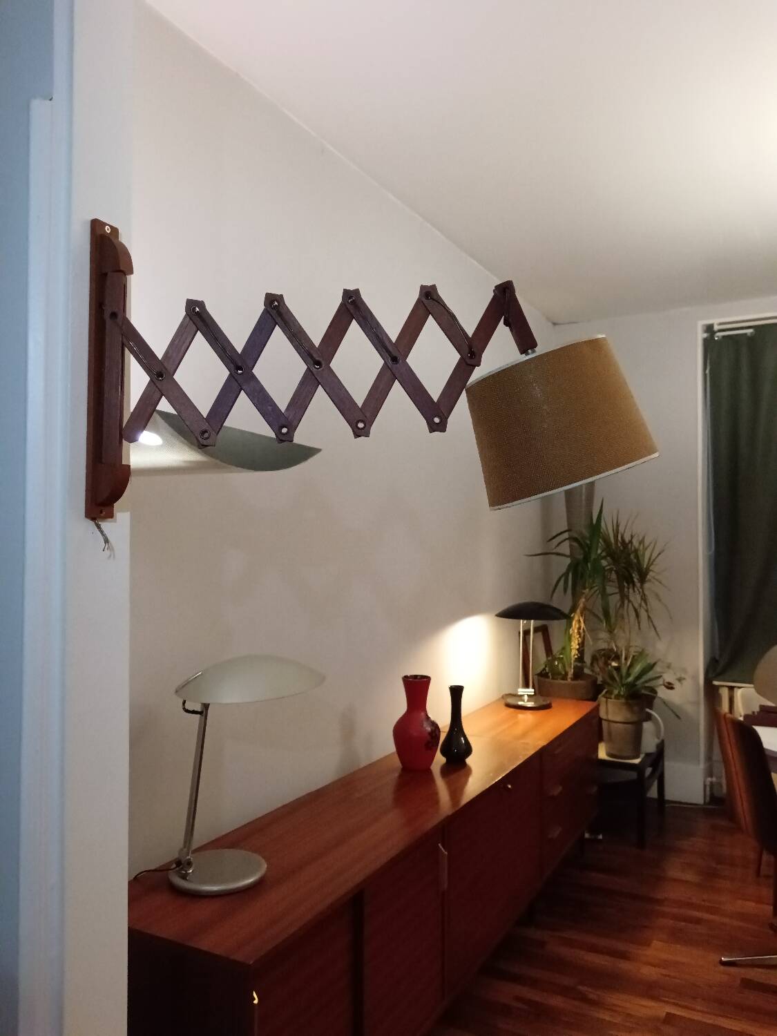 Scandinavian accordion wall lamp