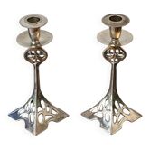 Paire de bougeoirs en métal argenté de style Art Nouveau