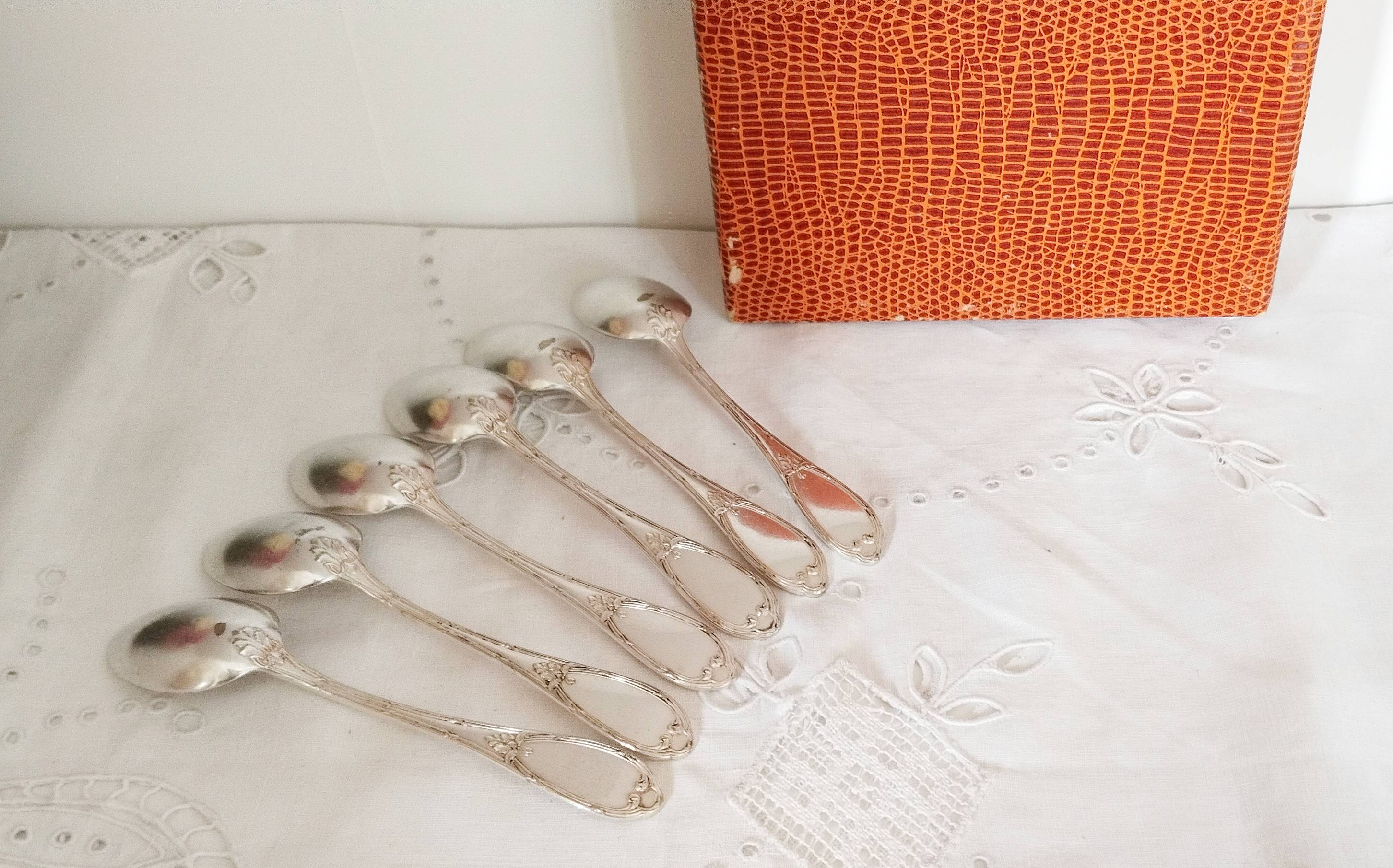 Cuillères à dessert en argent