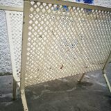 Magazine rack in lacquered white openwork iron