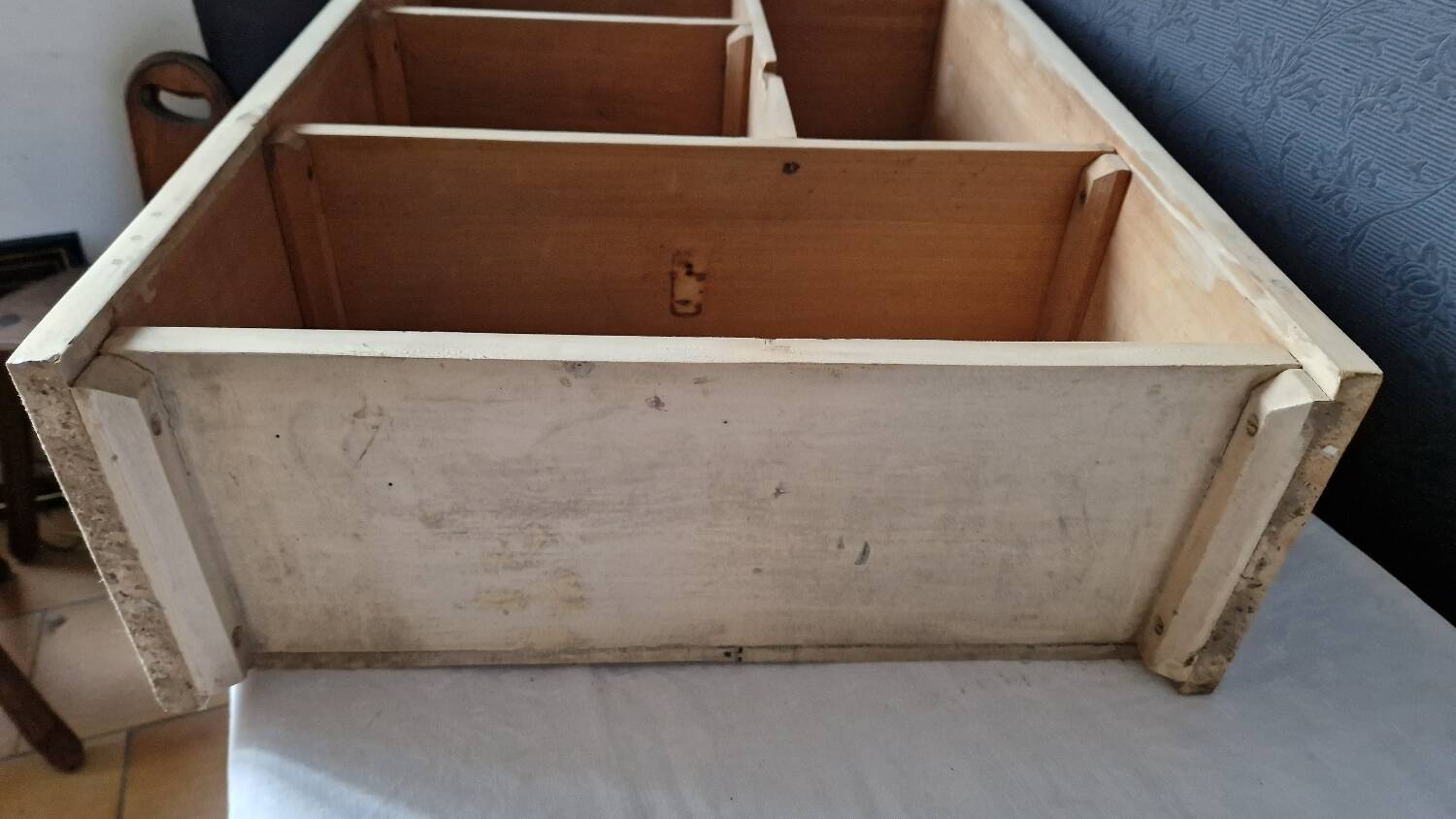 Small locker cabinet