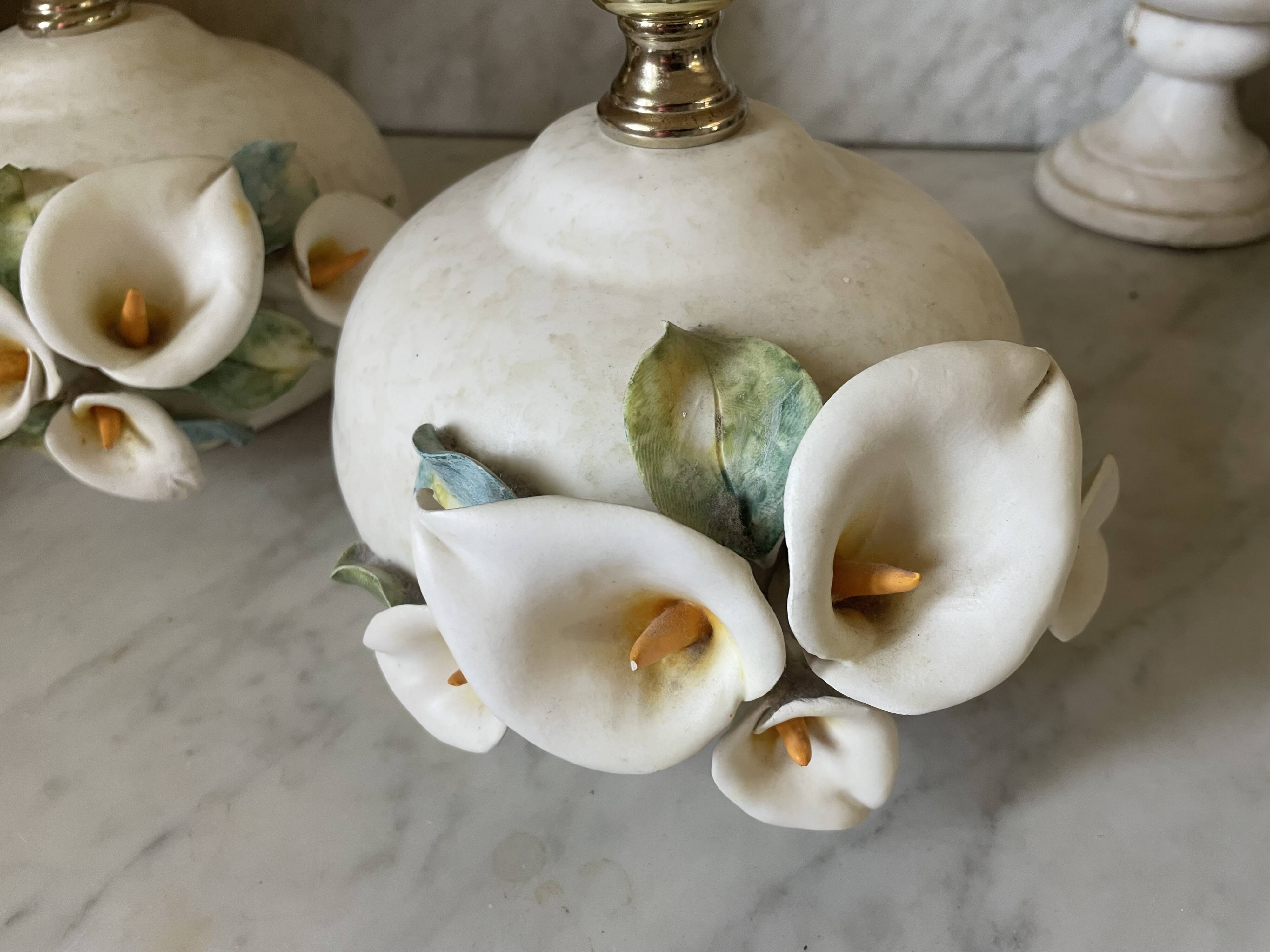 Pair of bedside lamps, vintage floral ceramic by Nazareno Picciotti, Deruta Italie