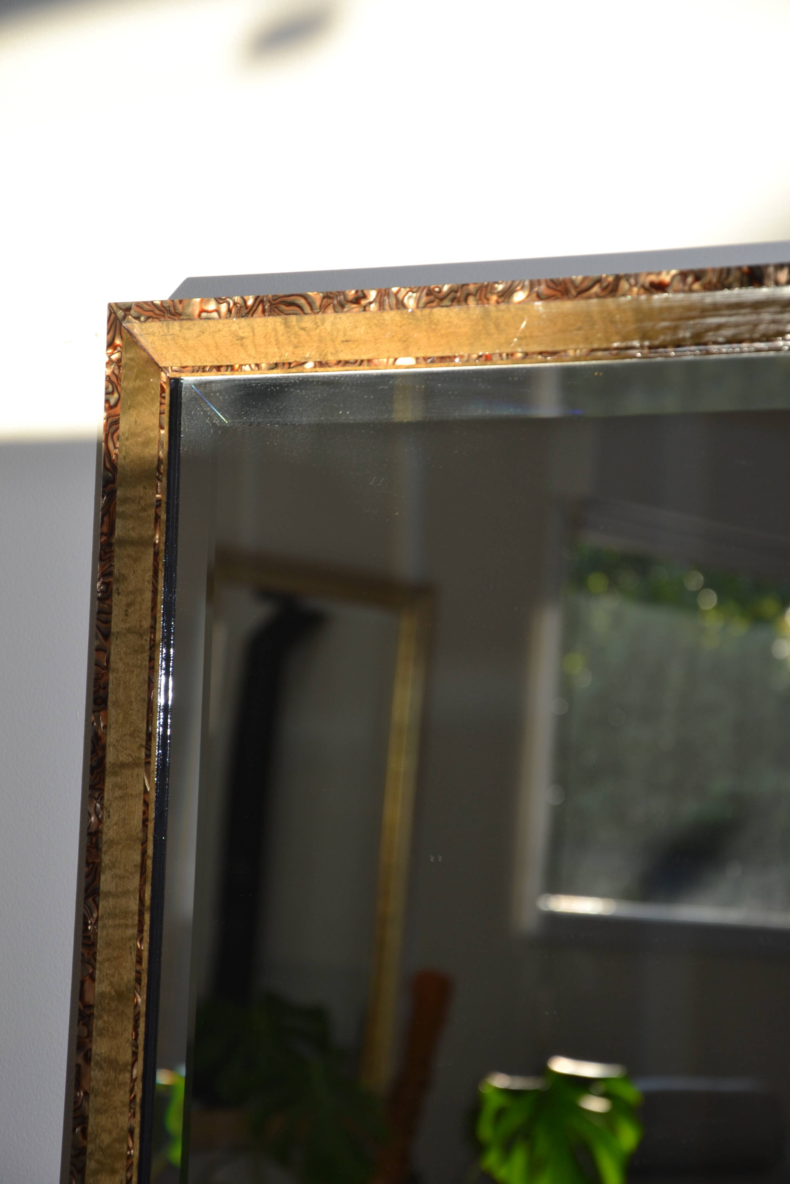 Large bevelled khaki mirror in mother-of-pearl from the 70s/80s.