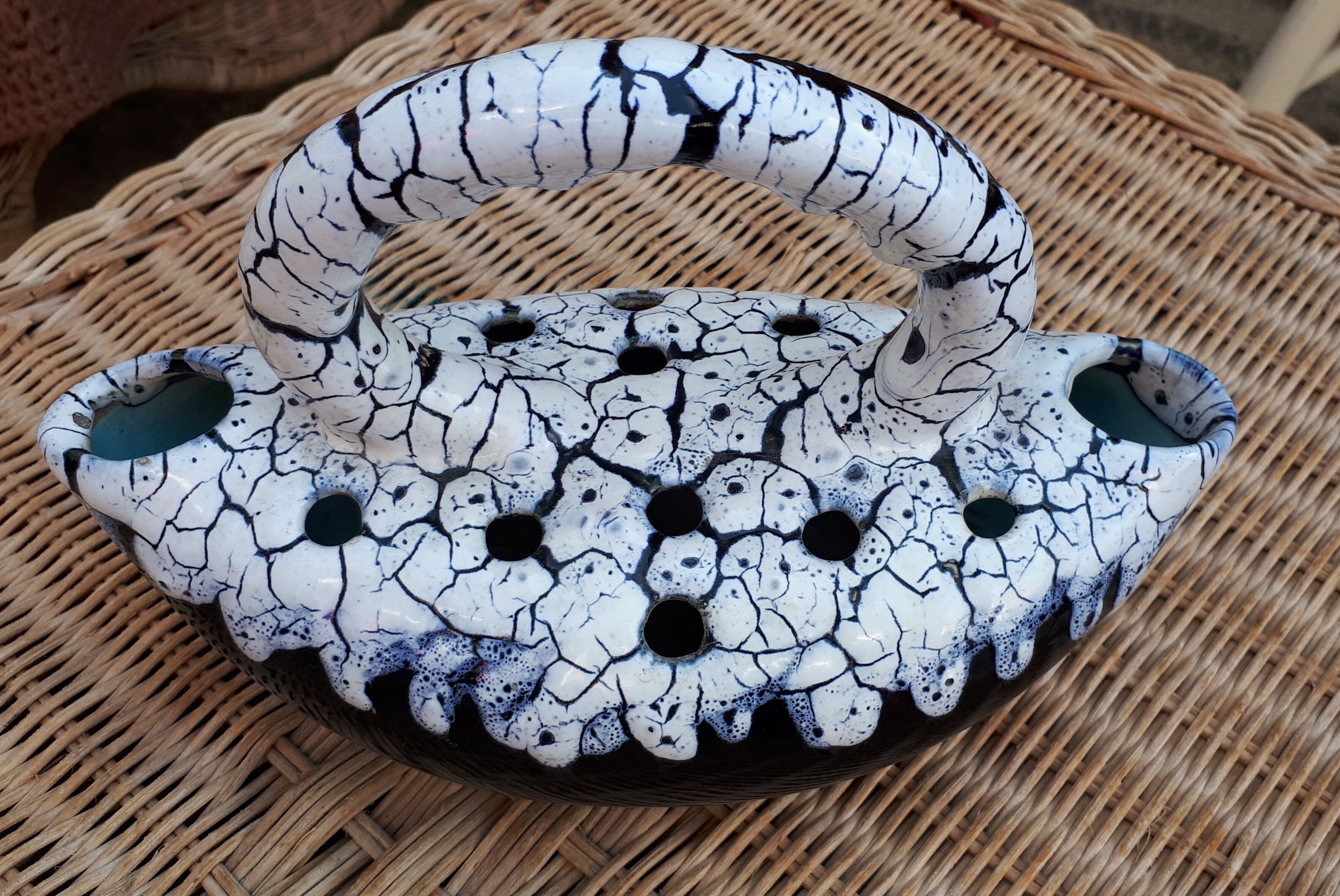 Flower vase style Fat Lava Vallauris