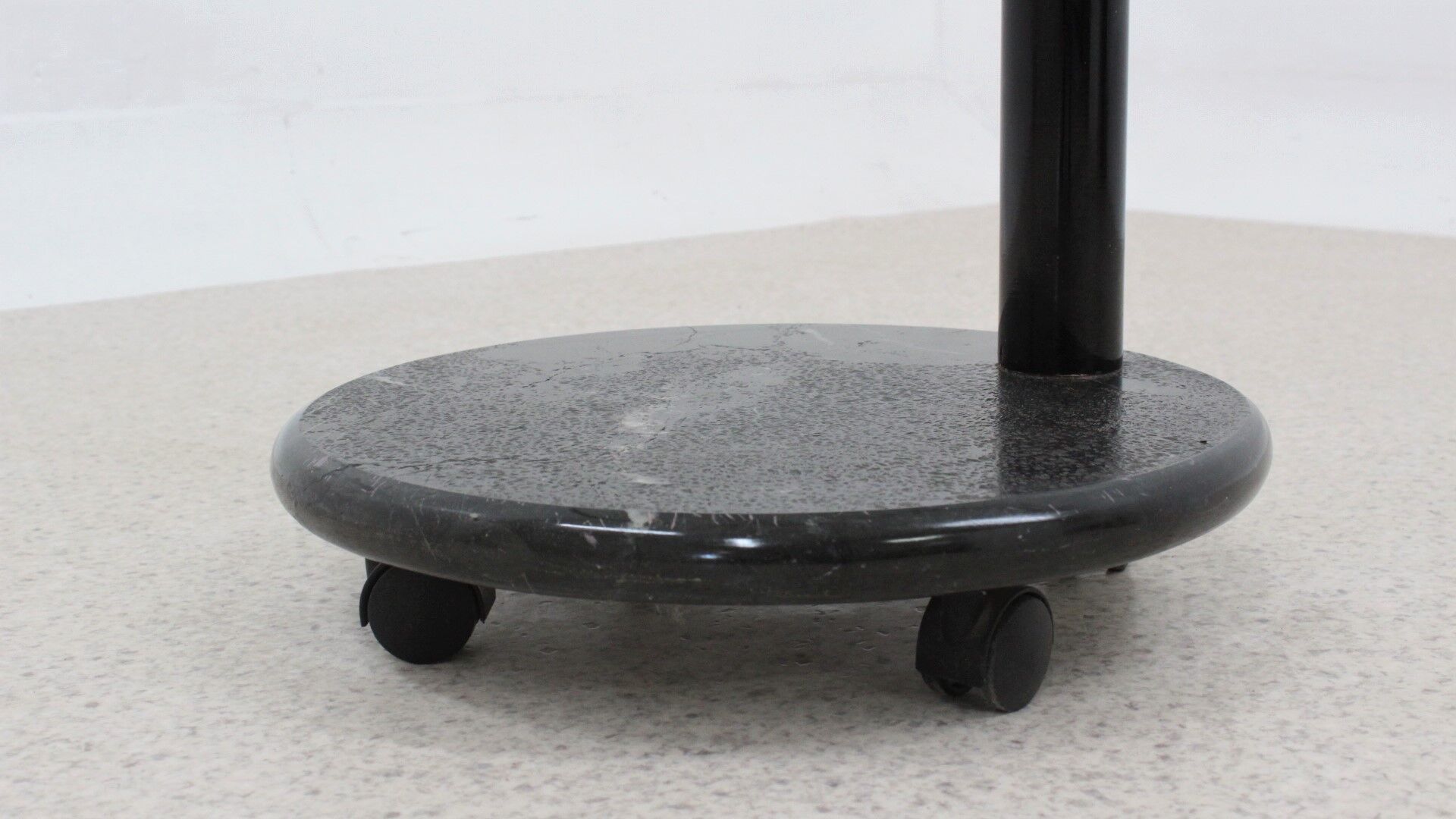 Verre italien &Marbre Pivotant Table Basse, années 1980